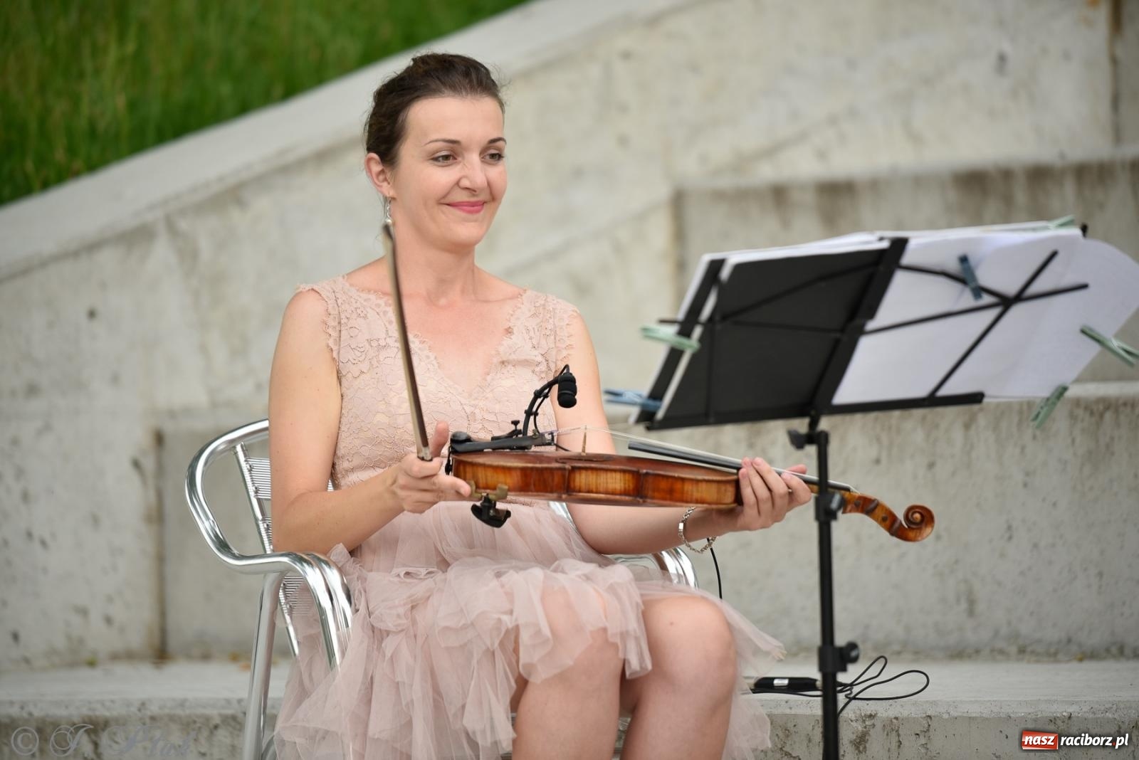 Zdjęcie w galerii na portalu naszraciborz.pl: Letnie koncerty na Bulwarach Nadodrzańskich - Elara Classic Trio wiadomości z regionu