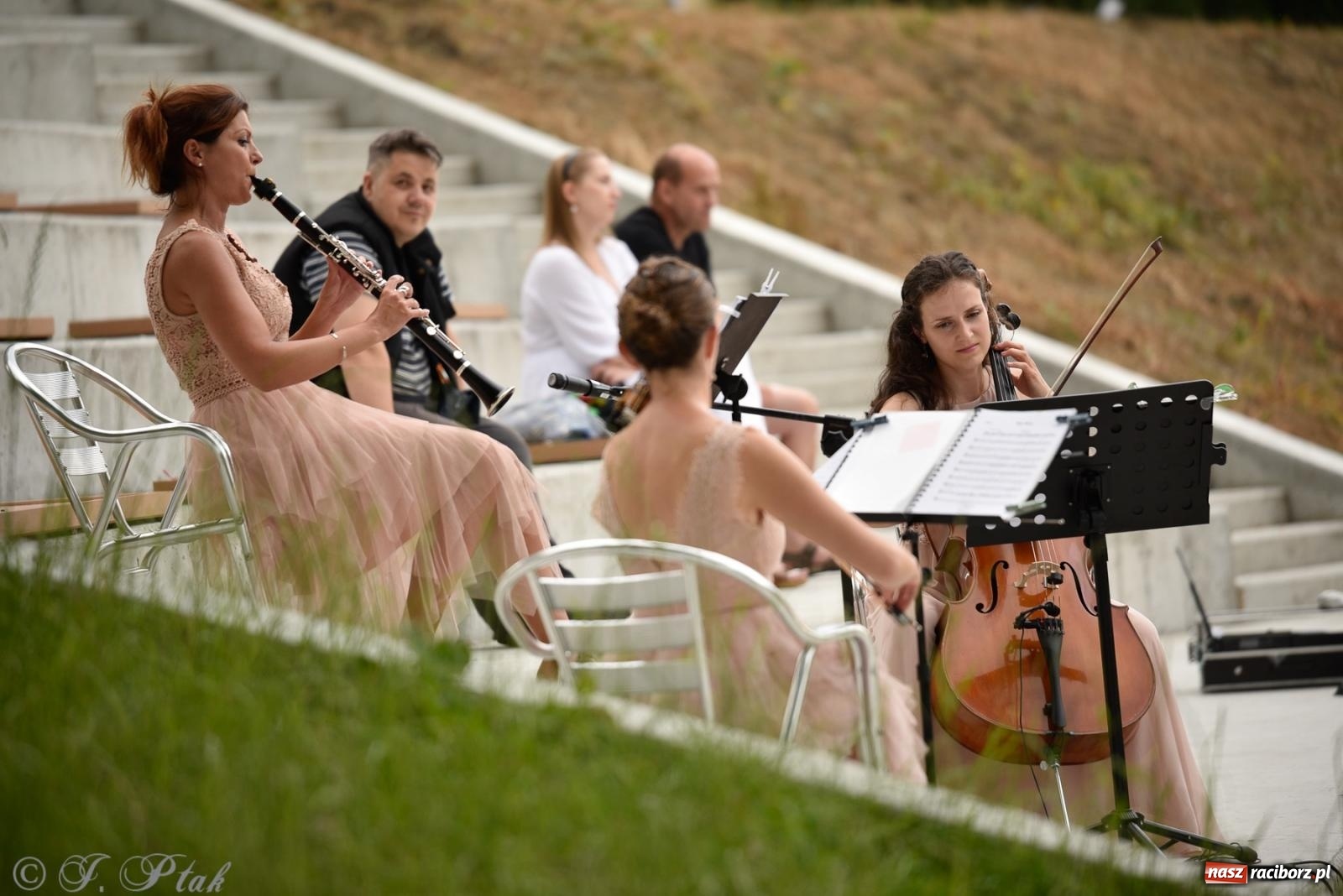 Zdjęcie w galerii na portalu naszraciborz.pl: Letnie koncerty na Bulwarach Nadodrzańskich - Elara Classic Trio wiadomości z regionu