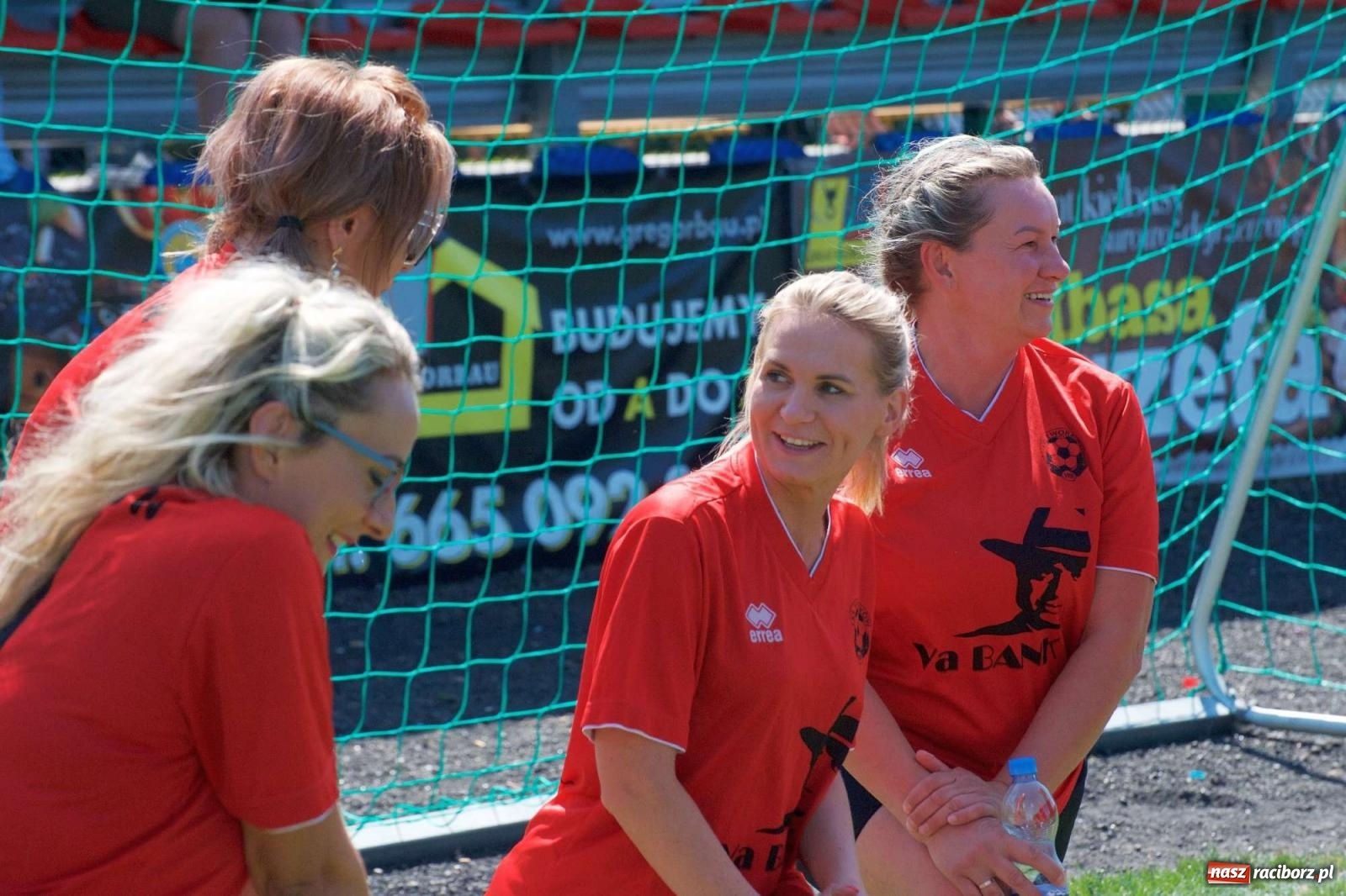 Zdjęcie w galerii na portalu naszraciborz.pl: Mutry kontra mamuśki - pełna emocji rywalizacja o puchar sołtysa w Tworkowie [FOTO] wiadomości z regionu