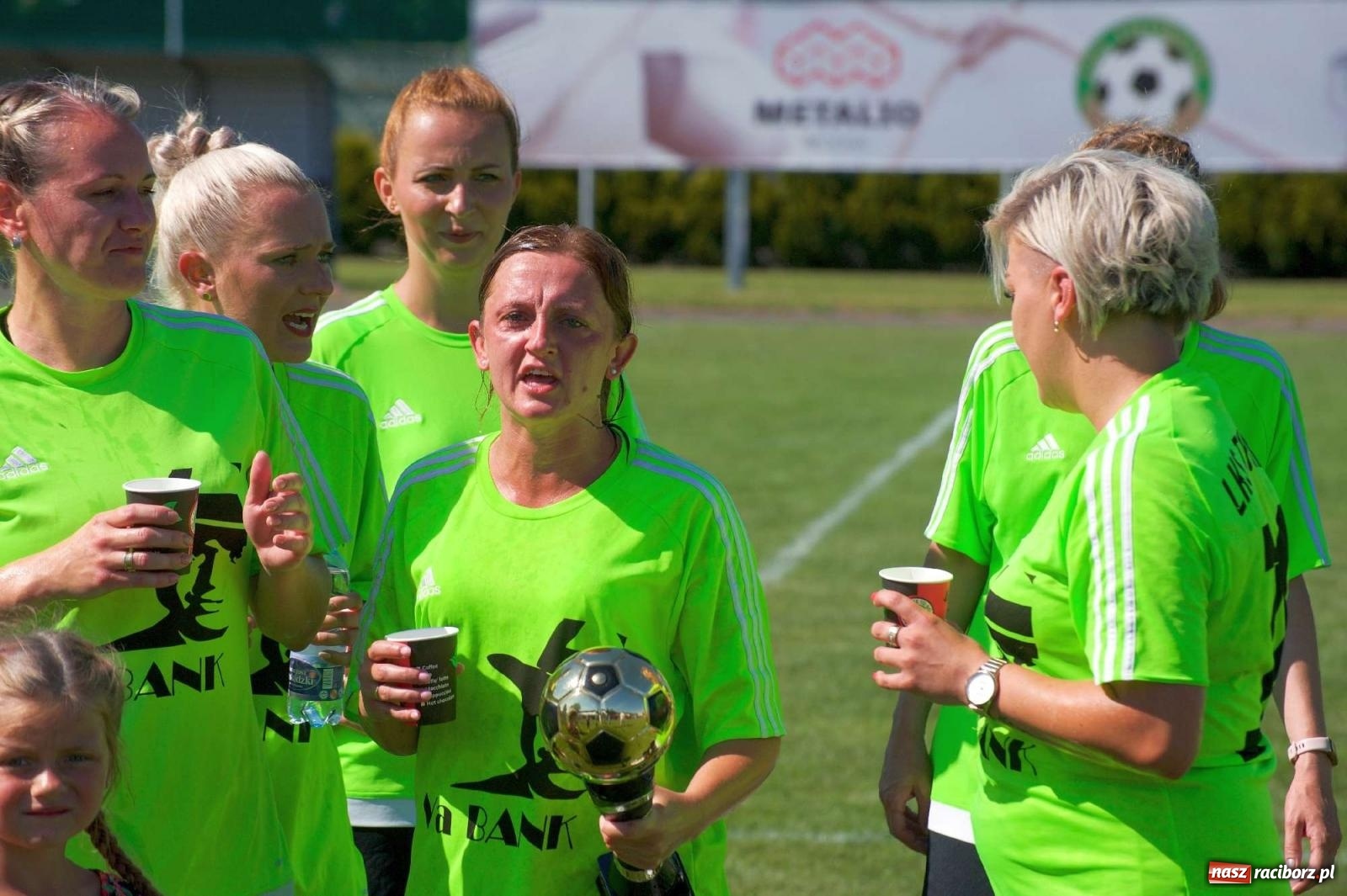 Zdjęcie w galerii na portalu naszraciborz.pl: Mutry kontra mamuśki - pełna emocji rywalizacja o puchar sołtysa w Tworkowie [FOTO] wiadomości z regionu