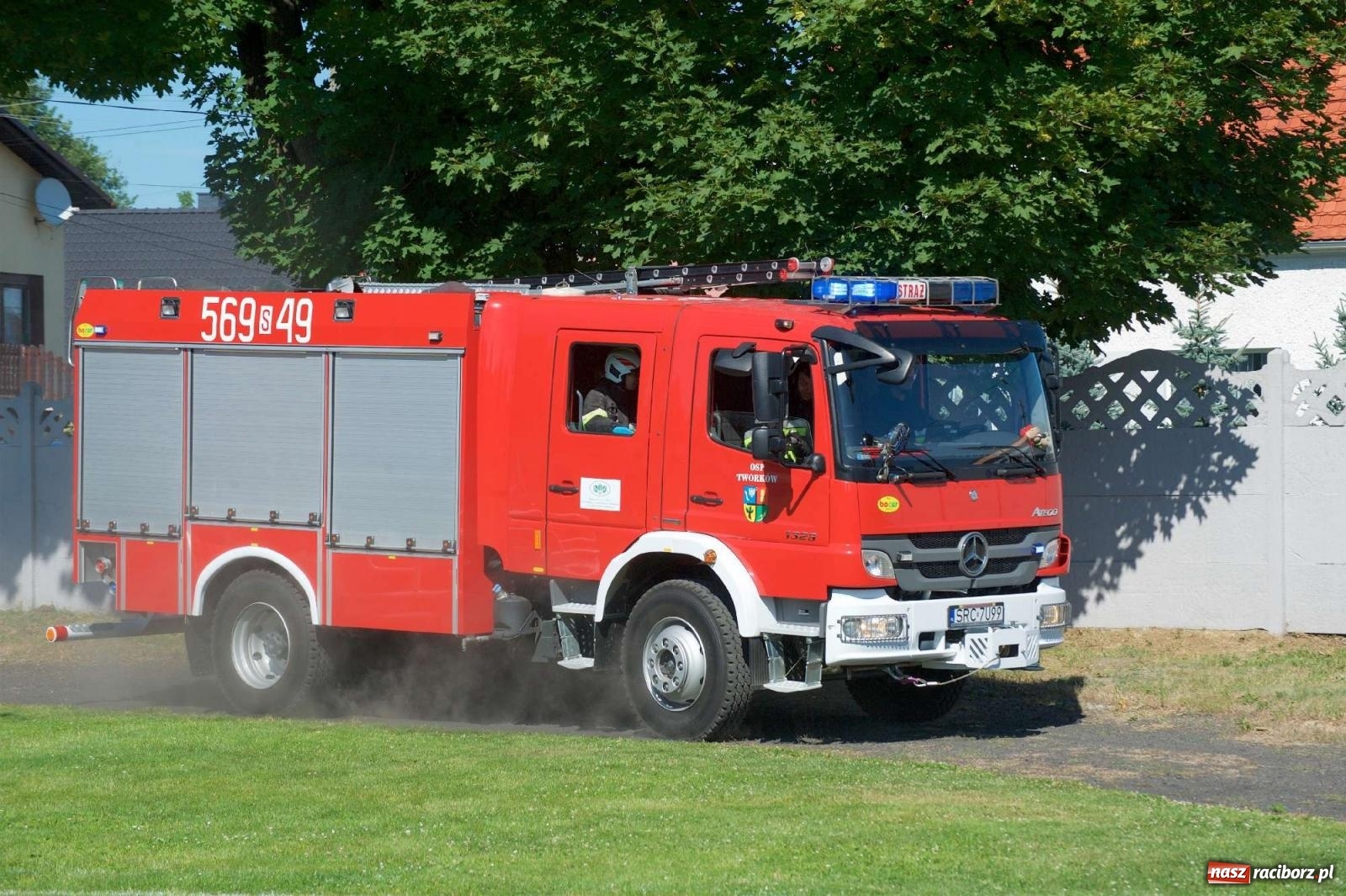 Zdjęcie w galerii na portalu naszraciborz.pl: Mutry kontra mamuśki - pełna emocji rywalizacja o puchar sołtysa w Tworkowie [FOTO] wiadomości z regionu