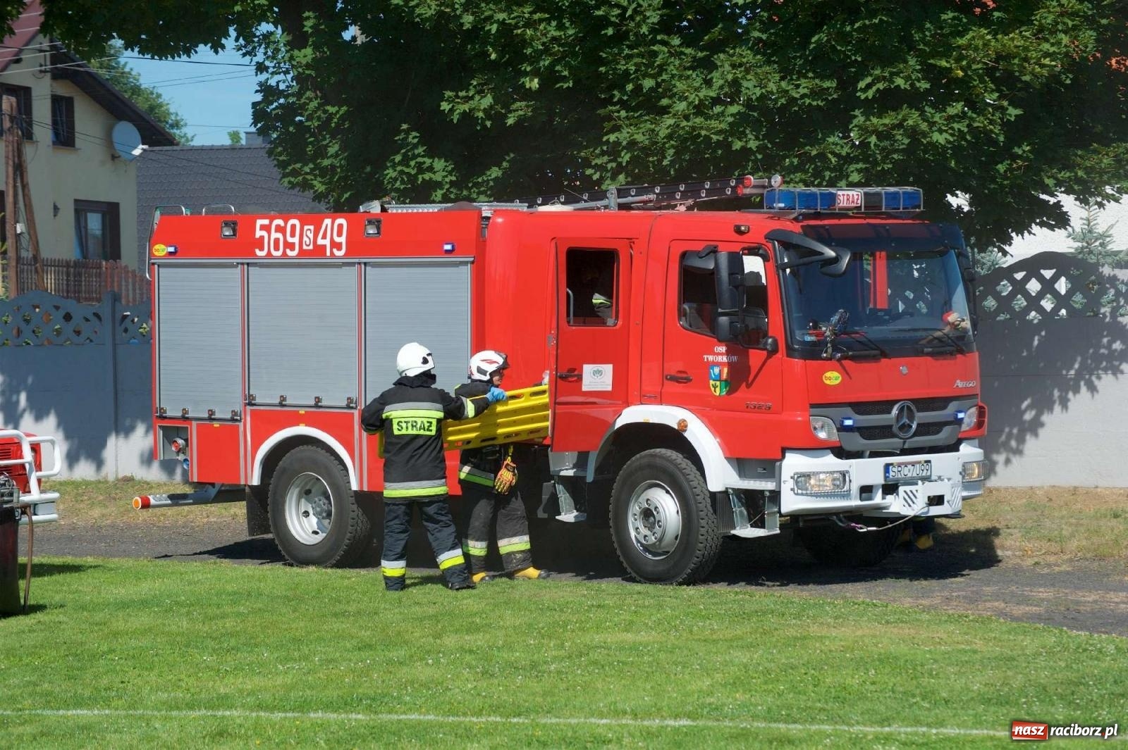 Zdjęcie w galerii na portalu naszraciborz.pl: Mutry kontra mamuśki - pełna emocji rywalizacja o puchar sołtysa w Tworkowie [FOTO] wiadomości z regionu