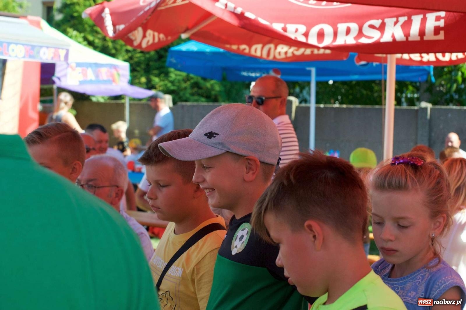 Zdjęcie w galerii na portalu naszraciborz.pl: Mutry kontra mamuśki - pełna emocji rywalizacja o puchar sołtysa w Tworkowie [FOTO] wiadomości z regionu