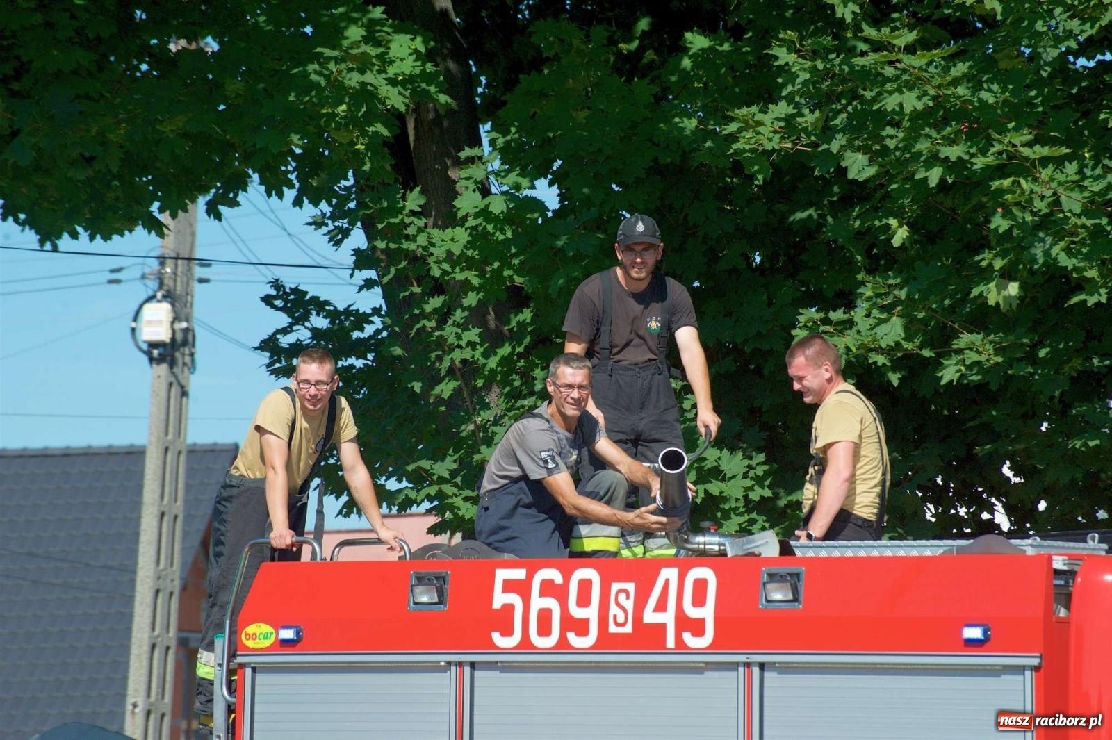 Zdjęcie w galerii na portalu naszraciborz.pl: Mutry kontra mamuśki - pełna emocji rywalizacja o puchar sołtysa w Tworkowie [FOTO] wiadomości z regionu