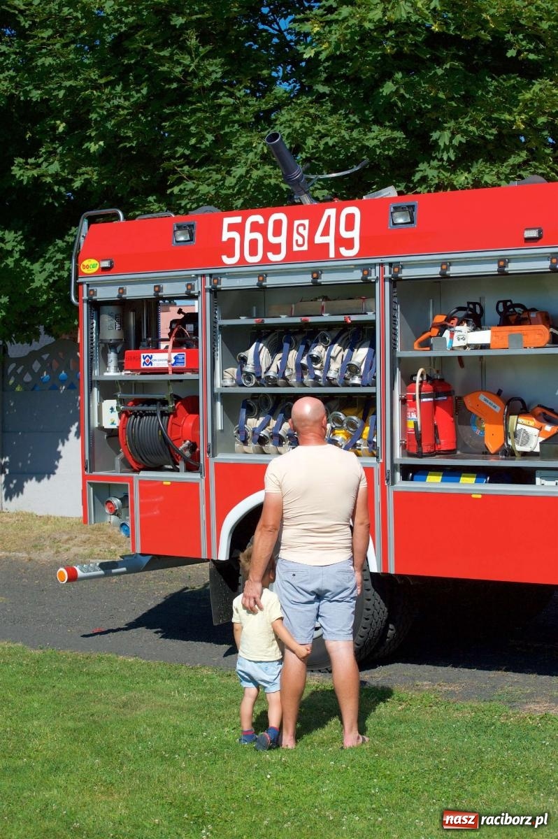 Zdjęcie w galerii na portalu naszraciborz.pl: Mutry kontra mamuśki - pełna emocji rywalizacja o puchar sołtysa w Tworkowie [FOTO] wiadomości z regionu
