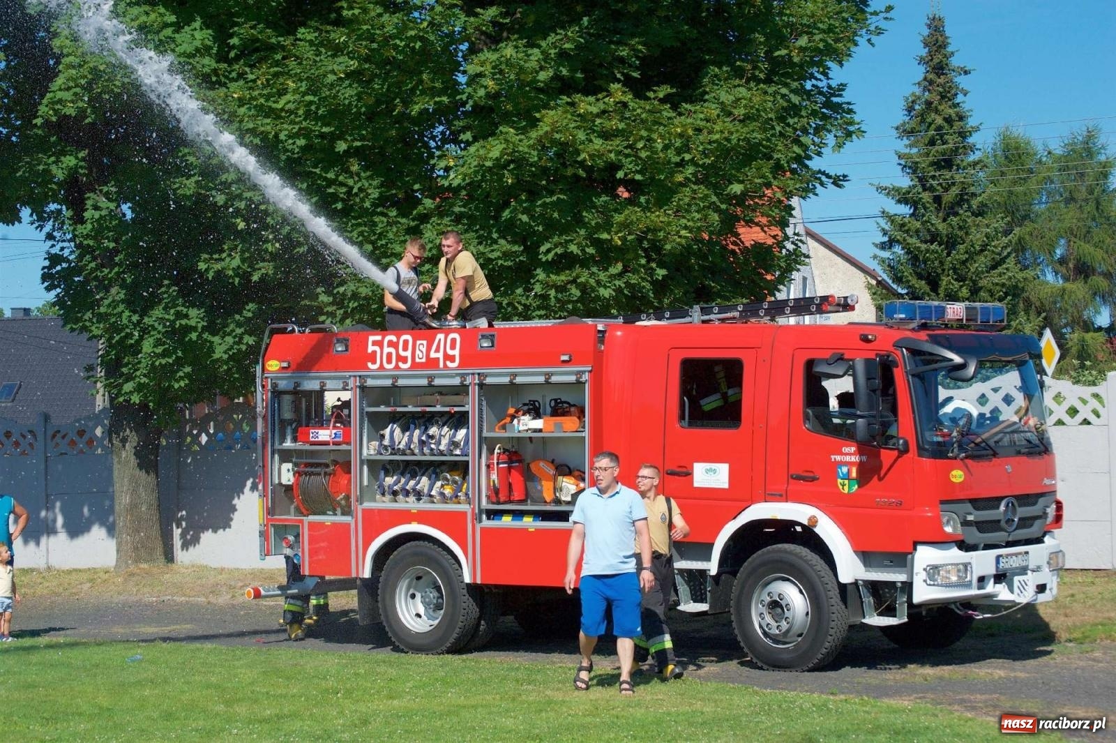 Zdjęcie w galerii na portalu naszraciborz.pl: Mutry kontra mamuśki - pełna emocji rywalizacja o puchar sołtysa w Tworkowie [FOTO] wiadomości z regionu