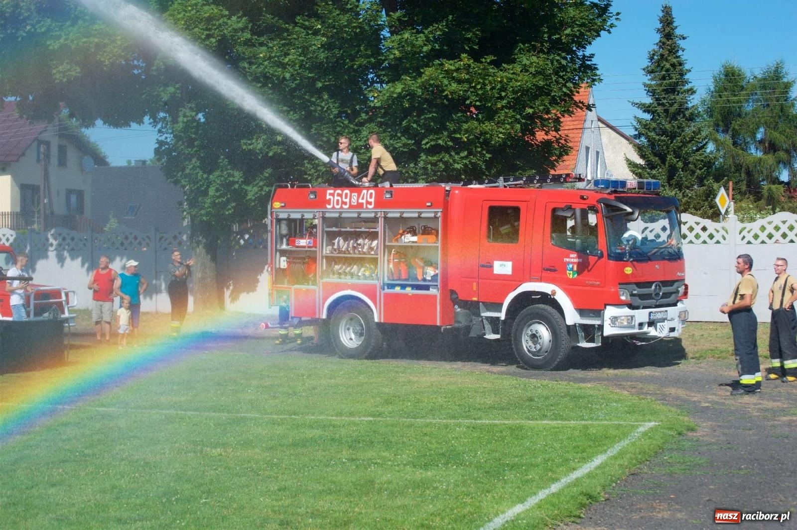 Zdjęcie w galerii na portalu naszraciborz.pl: Mutry kontra mamuśki - pełna emocji rywalizacja o puchar sołtysa w Tworkowie [FOTO] wiadomości z regionu
