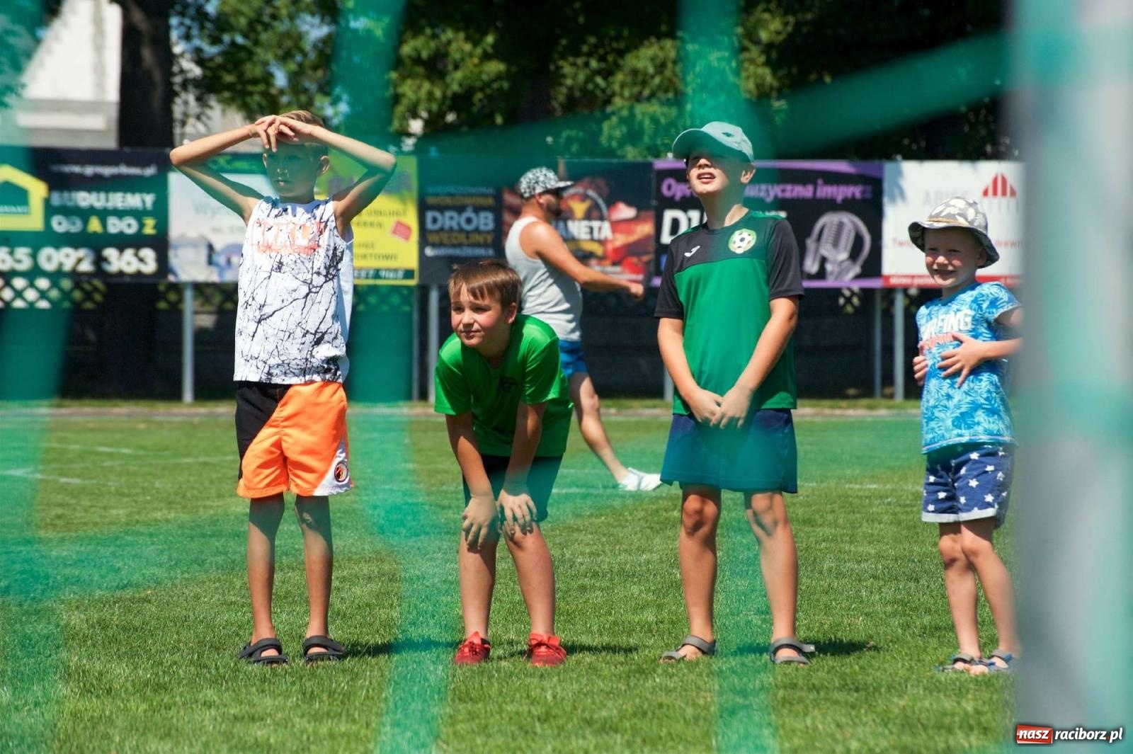 Zdjęcie w galerii na portalu naszraciborz.pl: Mutry kontra mamuśki - pełna emocji rywalizacja o puchar sołtysa w Tworkowie [FOTO] wiadomości z regionu