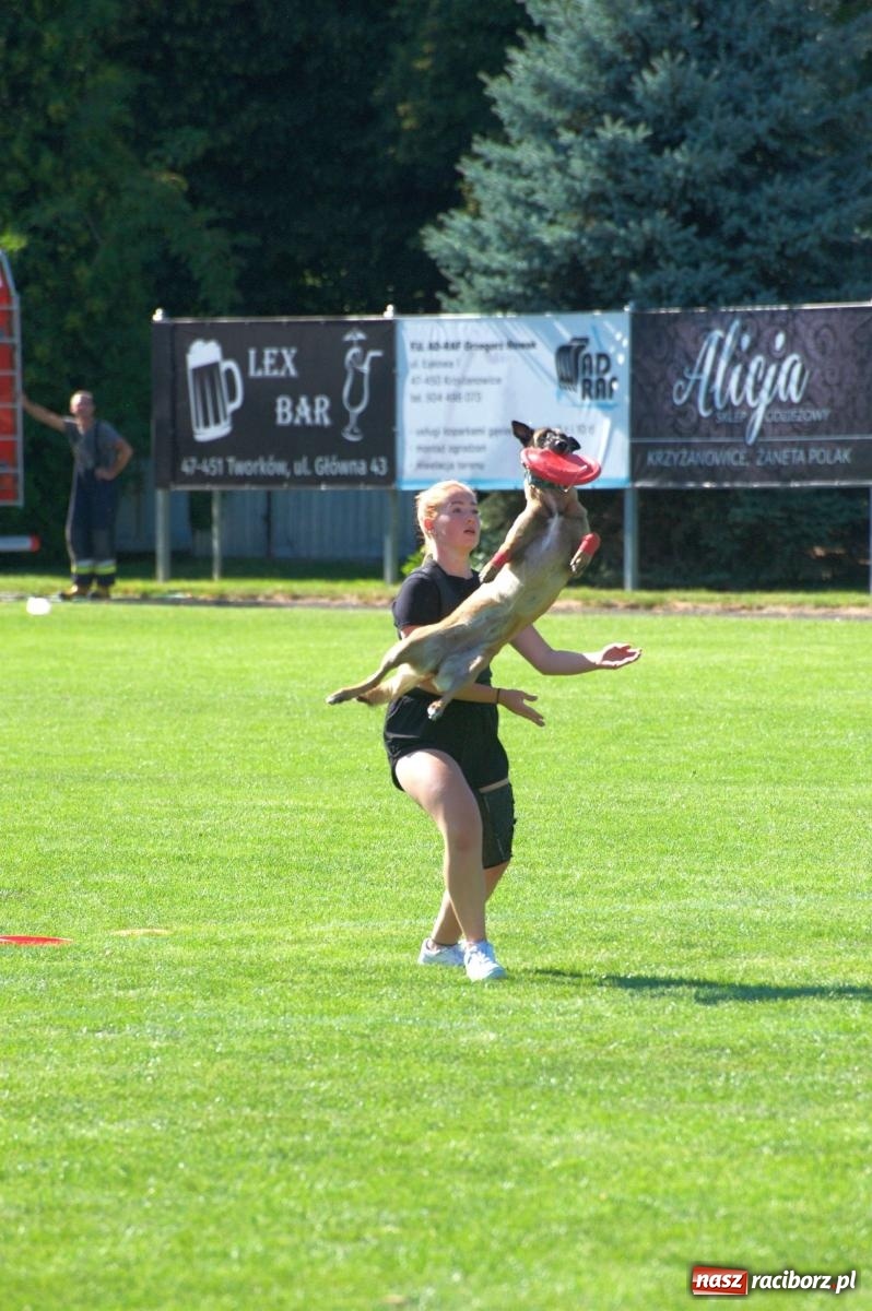 Zdjęcie w galerii na portalu naszraciborz.pl: Mutry kontra mamuśki - pełna emocji rywalizacja o puchar sołtysa w Tworkowie [FOTO] wiadomości z regionu