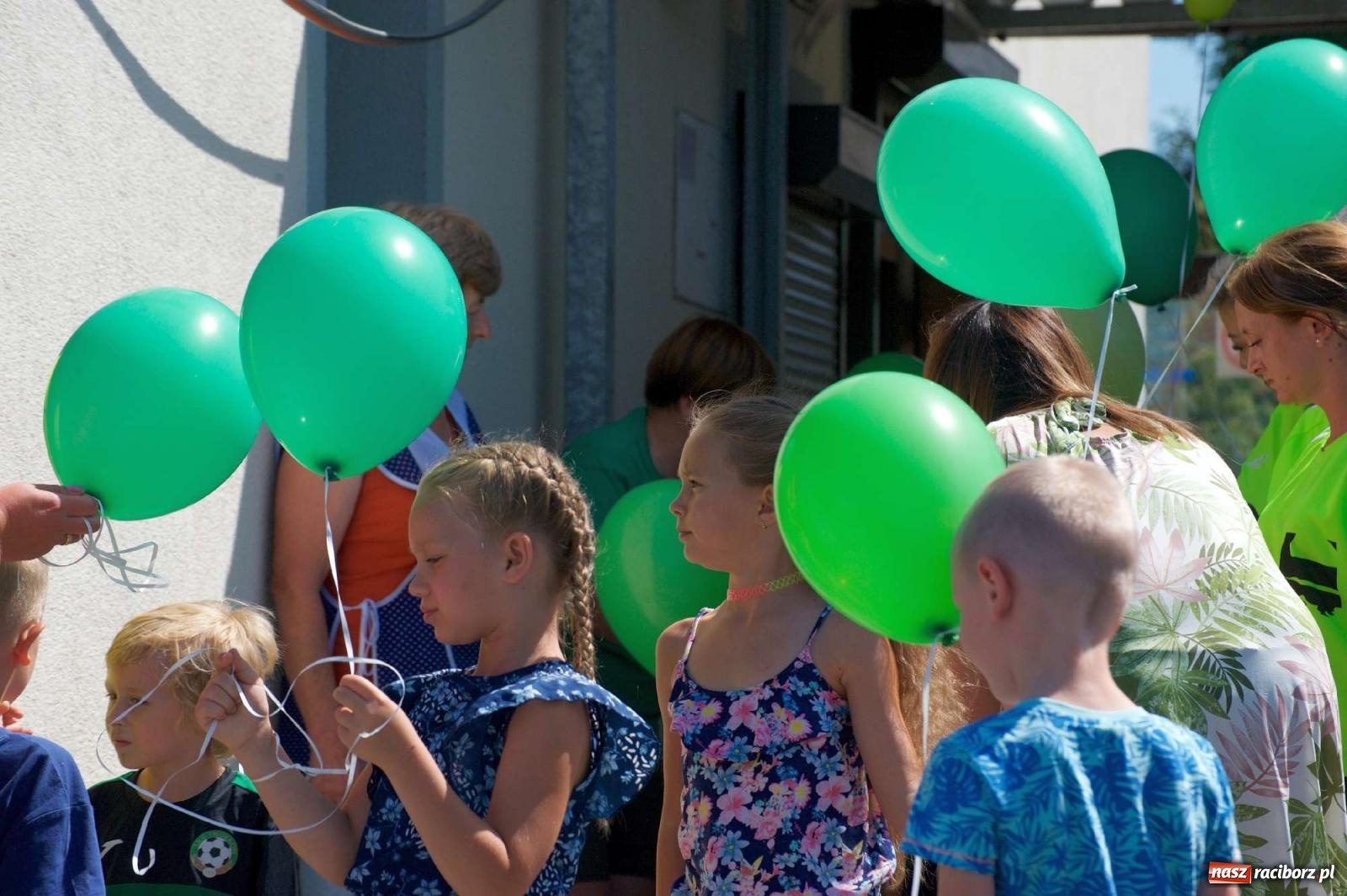 Zdjęcie w galerii na portalu naszraciborz.pl: Mutry kontra mamuśki - pełna emocji rywalizacja o puchar sołtysa w Tworkowie [FOTO] wiadomości z regionu