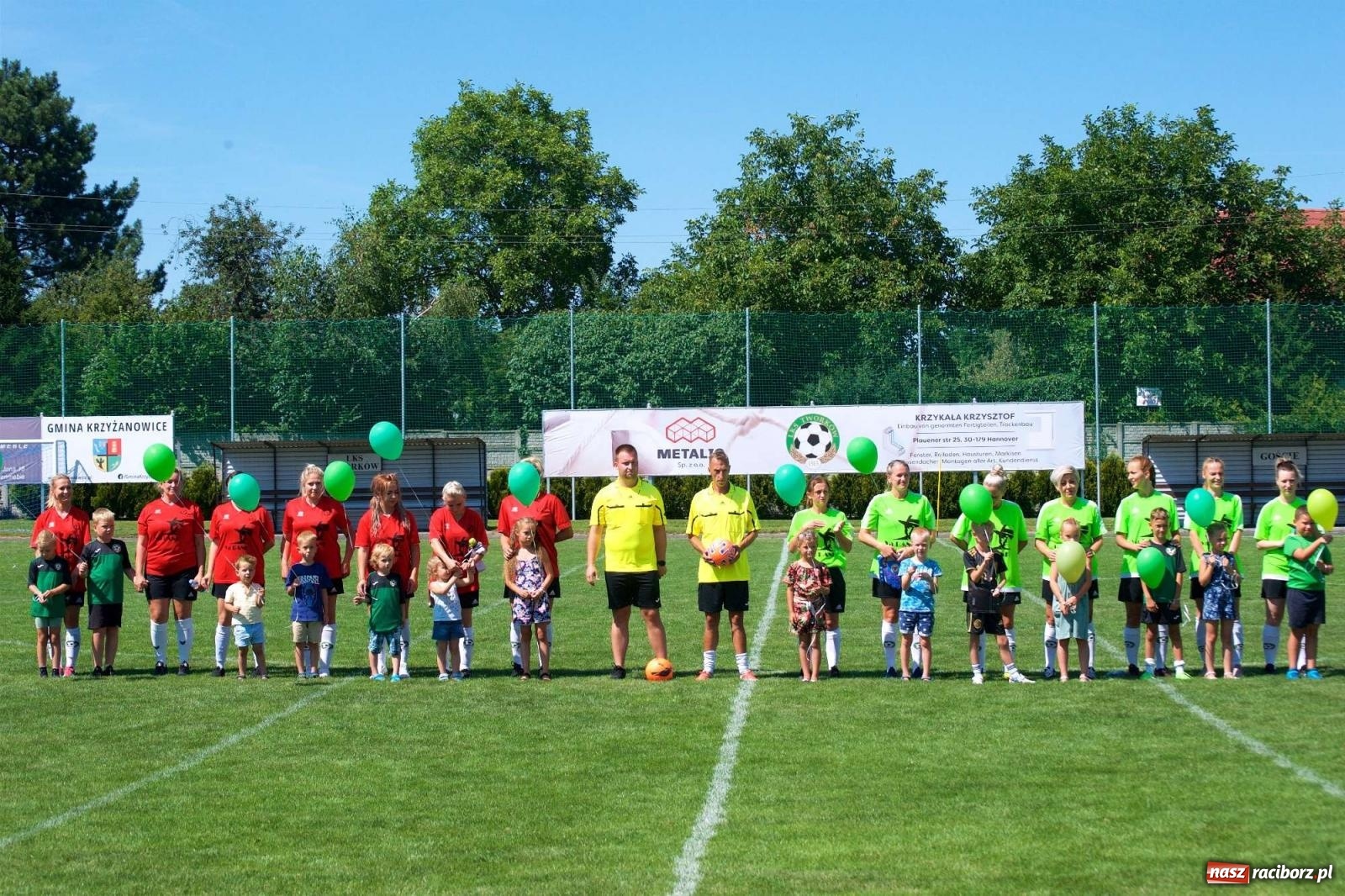 Zdjęcie w galerii na portalu naszraciborz.pl: Mutry kontra mamuśki - pełna emocji rywalizacja o puchar sołtysa w Tworkowie [FOTO] wiadomości z regionu