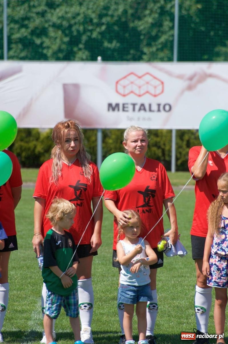 Zdjęcie w galerii na portalu naszraciborz.pl: Mutry kontra mamuśki - pełna emocji rywalizacja o puchar sołtysa w Tworkowie [FOTO] wiadomości z regionu