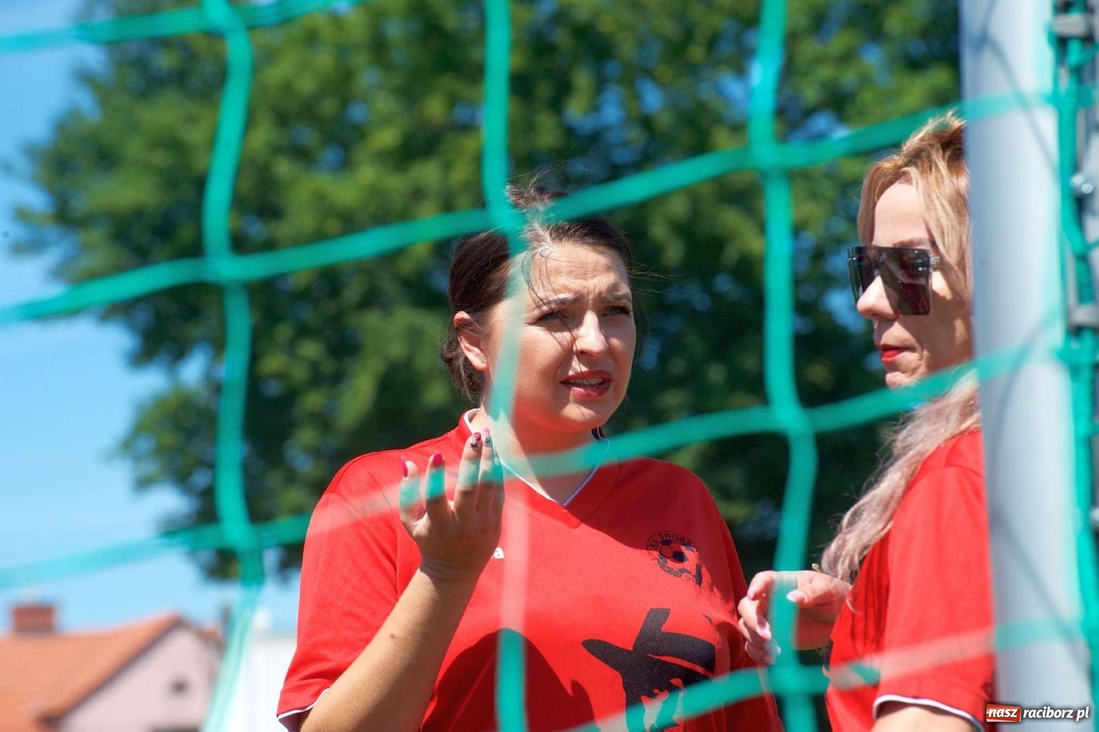 Zdjęcie w galerii na portalu naszraciborz.pl: Mutry kontra mamuśki - pełna emocji rywalizacja o puchar sołtysa w Tworkowie [FOTO] wiadomości z regionu