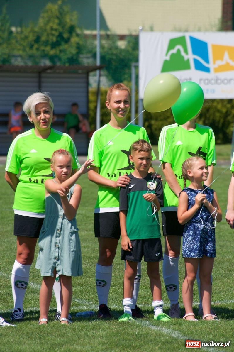 Zdjęcie w galerii na portalu naszraciborz.pl: Mutry kontra mamuśki - pełna emocji rywalizacja o puchar sołtysa w Tworkowie [FOTO] wiadomości z regionu