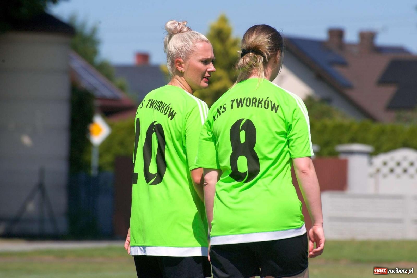 Zdjęcie w galerii na portalu naszraciborz.pl: Mutry kontra mamuśki - pełna emocji rywalizacja o puchar sołtysa w Tworkowie [FOTO] wiadomości z regionu