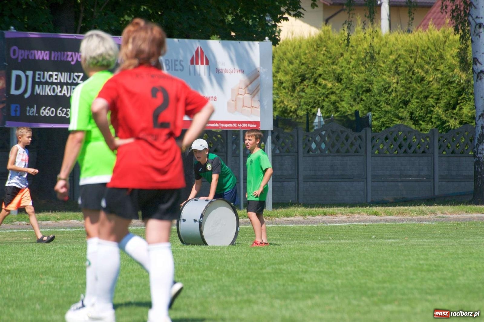 Zdjęcie w galerii na portalu naszraciborz.pl: Mutry kontra mamuśki - pełna emocji rywalizacja o puchar sołtysa w Tworkowie [FOTO] wiadomości z regionu