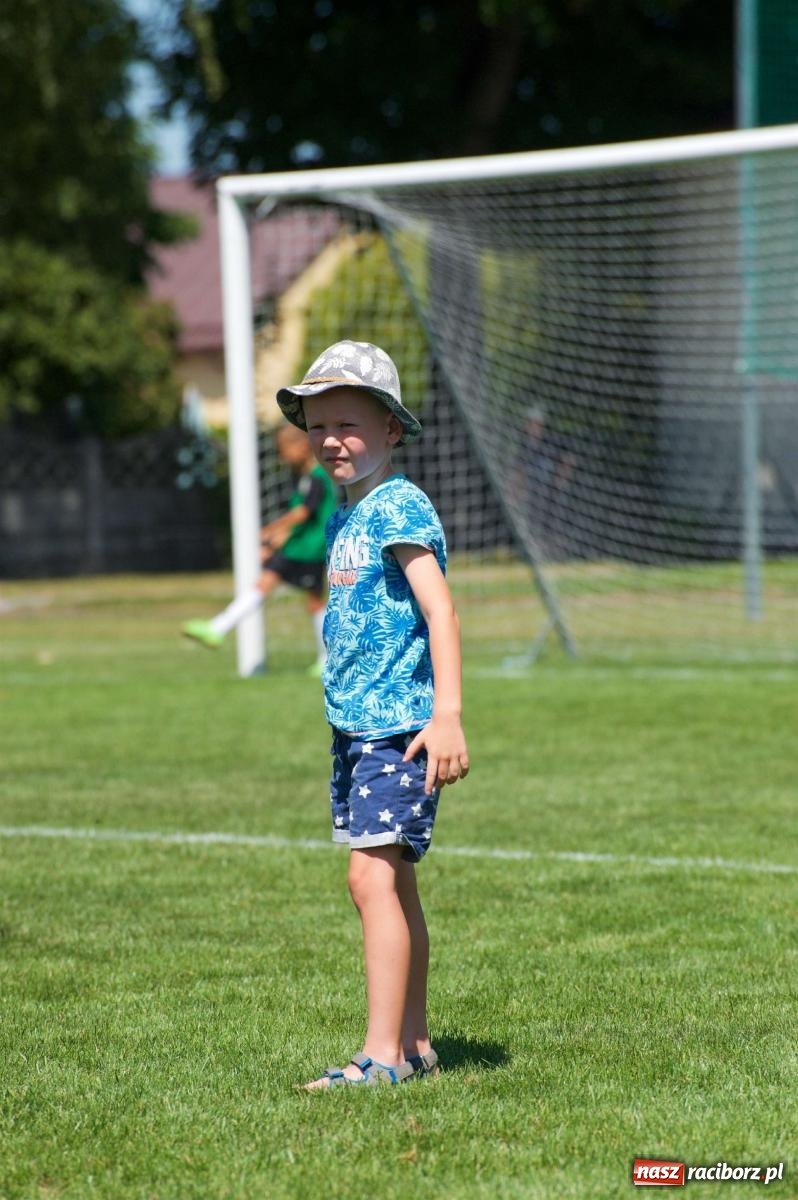 Zdjęcie w galerii na portalu naszraciborz.pl: Mutry kontra mamuśki - pełna emocji rywalizacja o puchar sołtysa w Tworkowie [FOTO] wiadomości z regionu