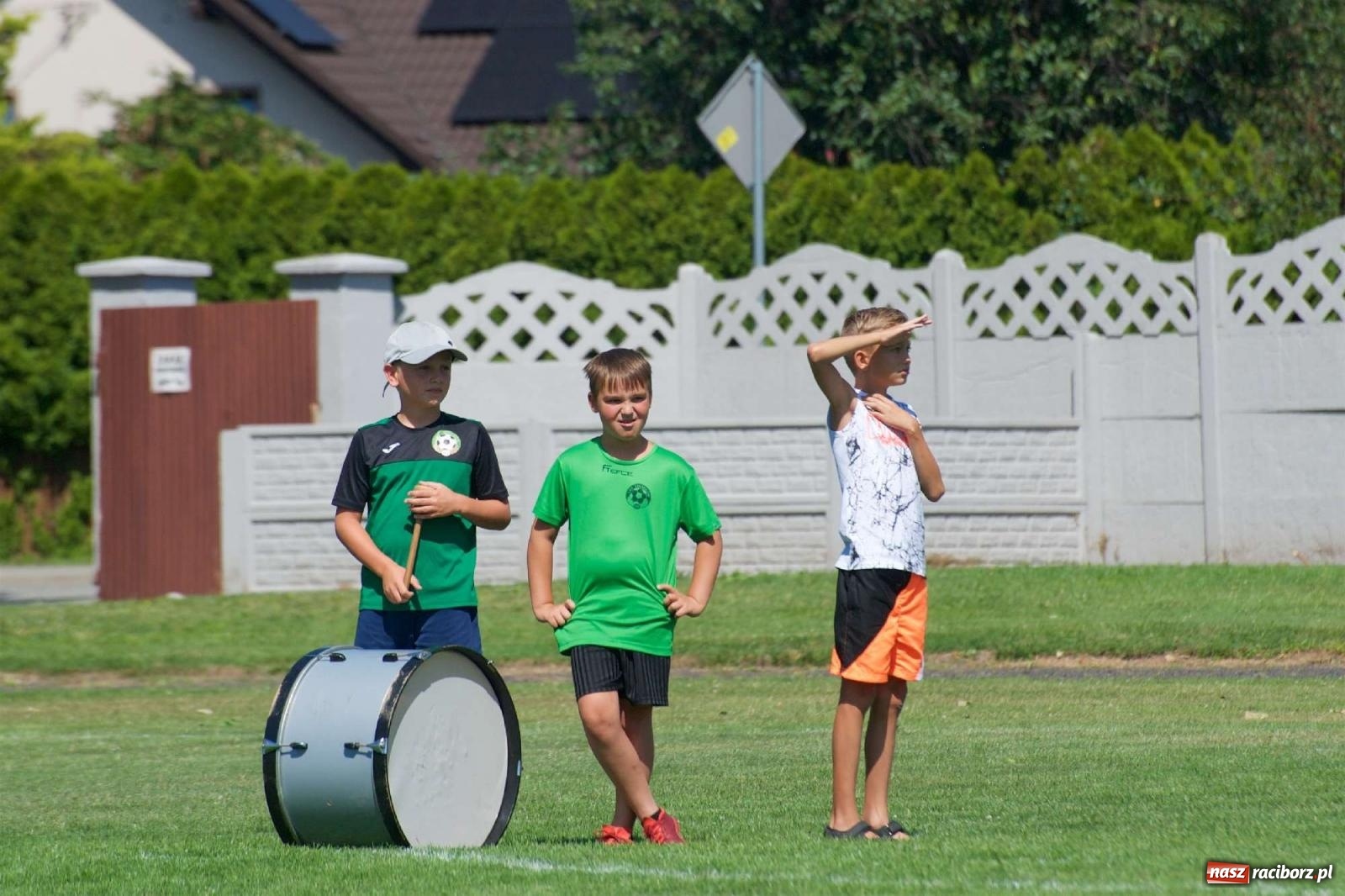 Zdjęcie w galerii na portalu naszraciborz.pl: Mutry kontra mamuśki - pełna emocji rywalizacja o puchar sołtysa w Tworkowie [FOTO] wiadomości z regionu