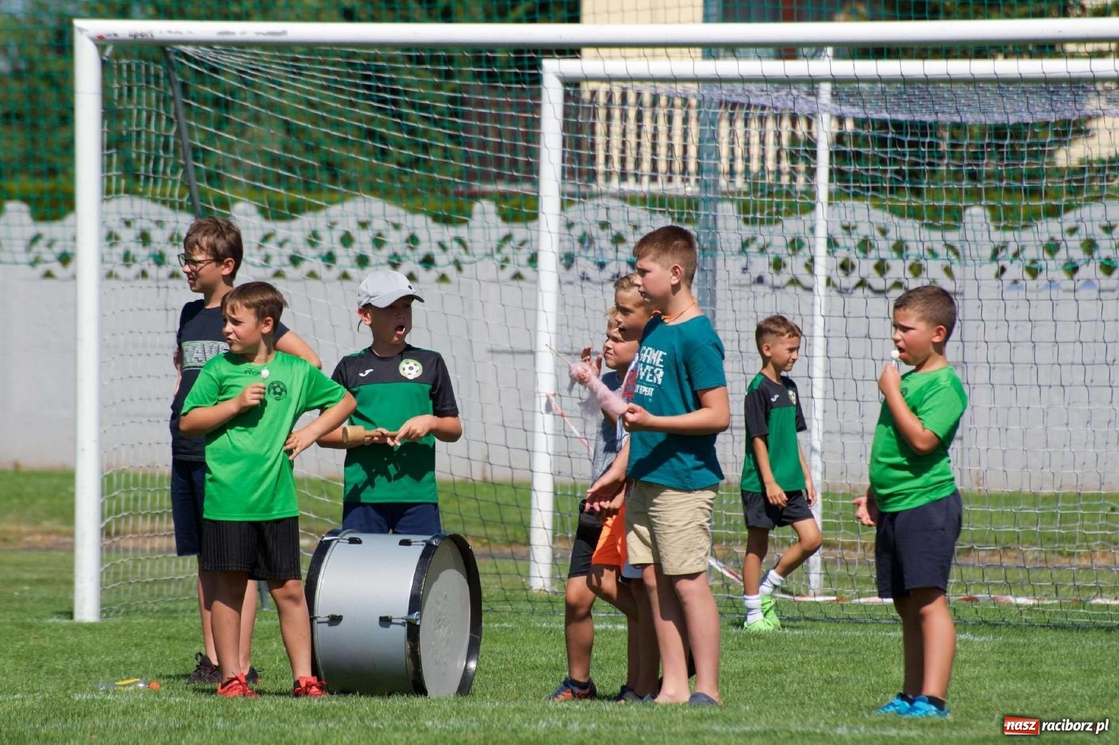 Zdjęcie w galerii na portalu naszraciborz.pl: Mutry kontra mamuśki - pełna emocji rywalizacja o puchar sołtysa w Tworkowie [FOTO] wiadomości z regionu