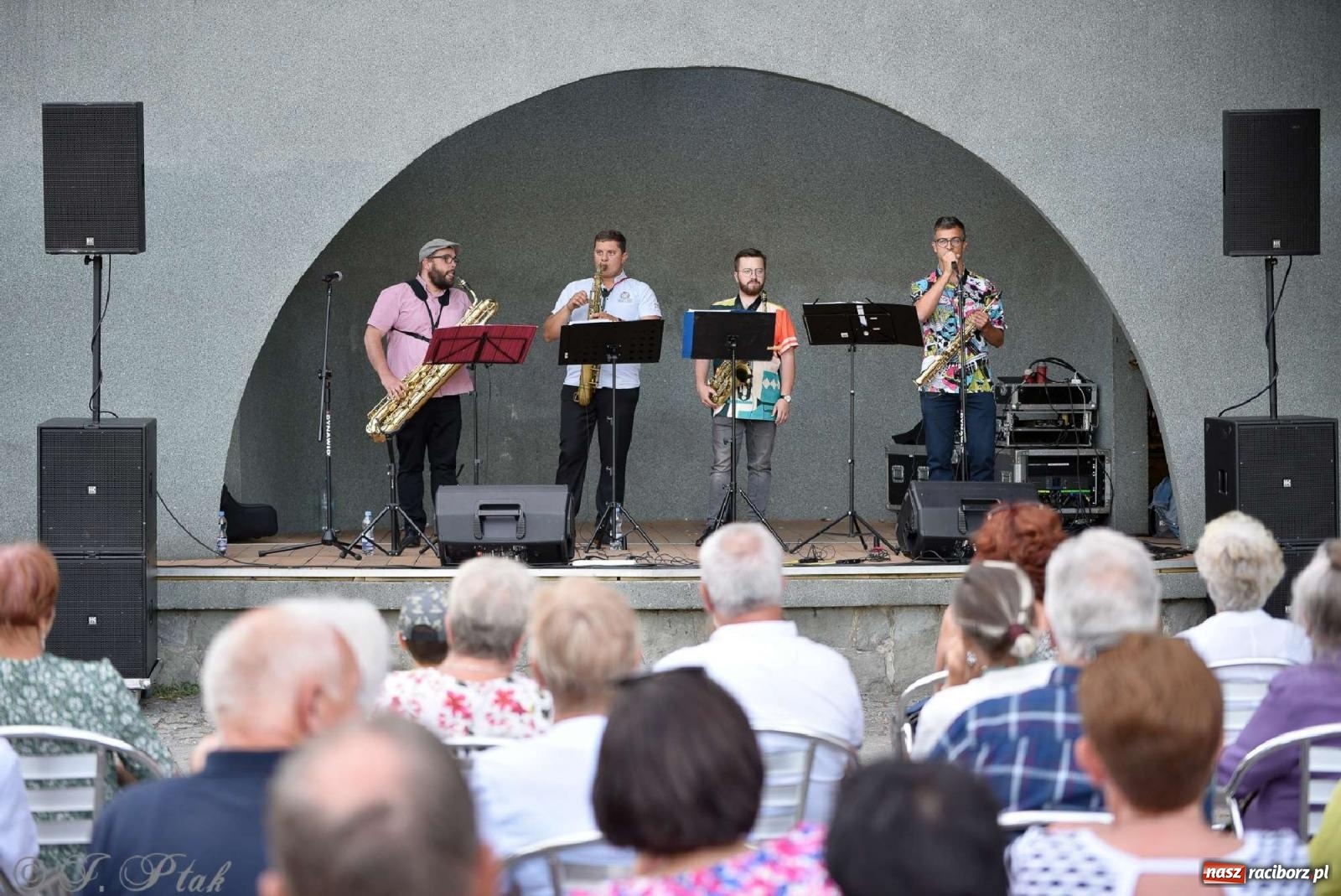 Zdjęcie w galerii na portalu naszraciborz.pl: Saksoholicy na letni wieczór w Raciborzu wiadomości z regionu