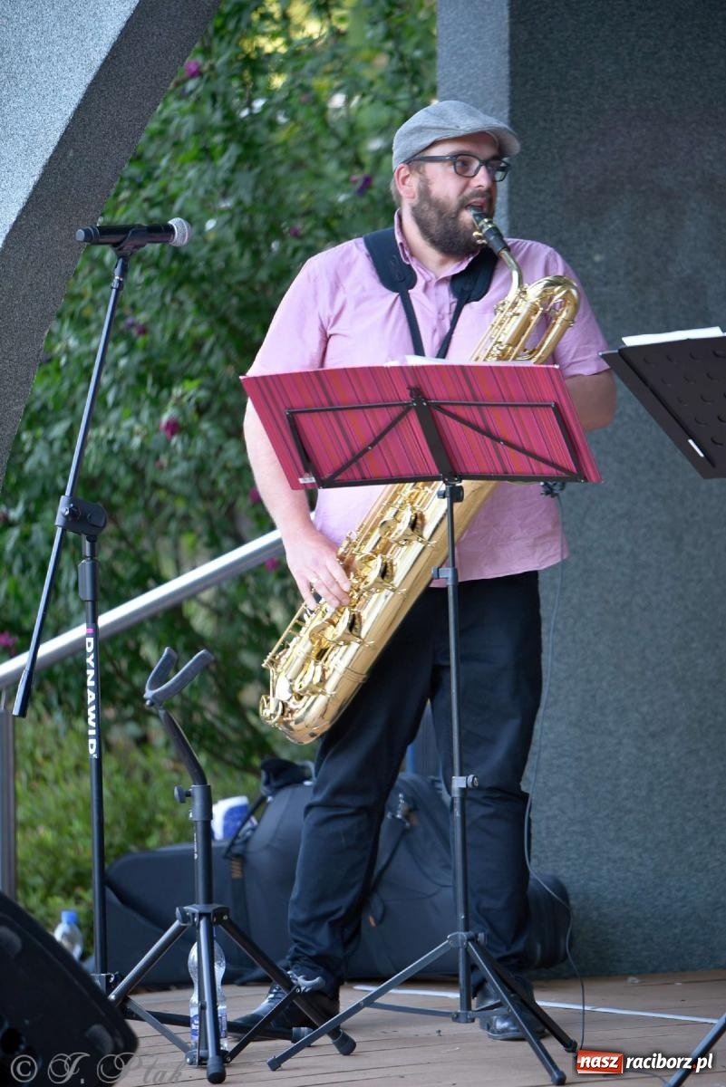 Zdjęcie w galerii na portalu naszraciborz.pl: Saksoholicy na letni wieczór w Raciborzu wiadomości z regionu