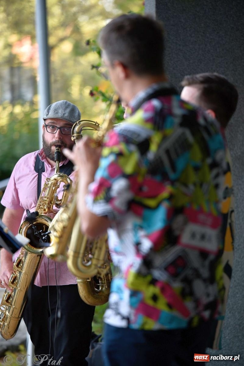 Zdjęcie w galerii na portalu naszraciborz.pl: Saksoholicy na letni wieczór w Raciborzu wiadomości z regionu