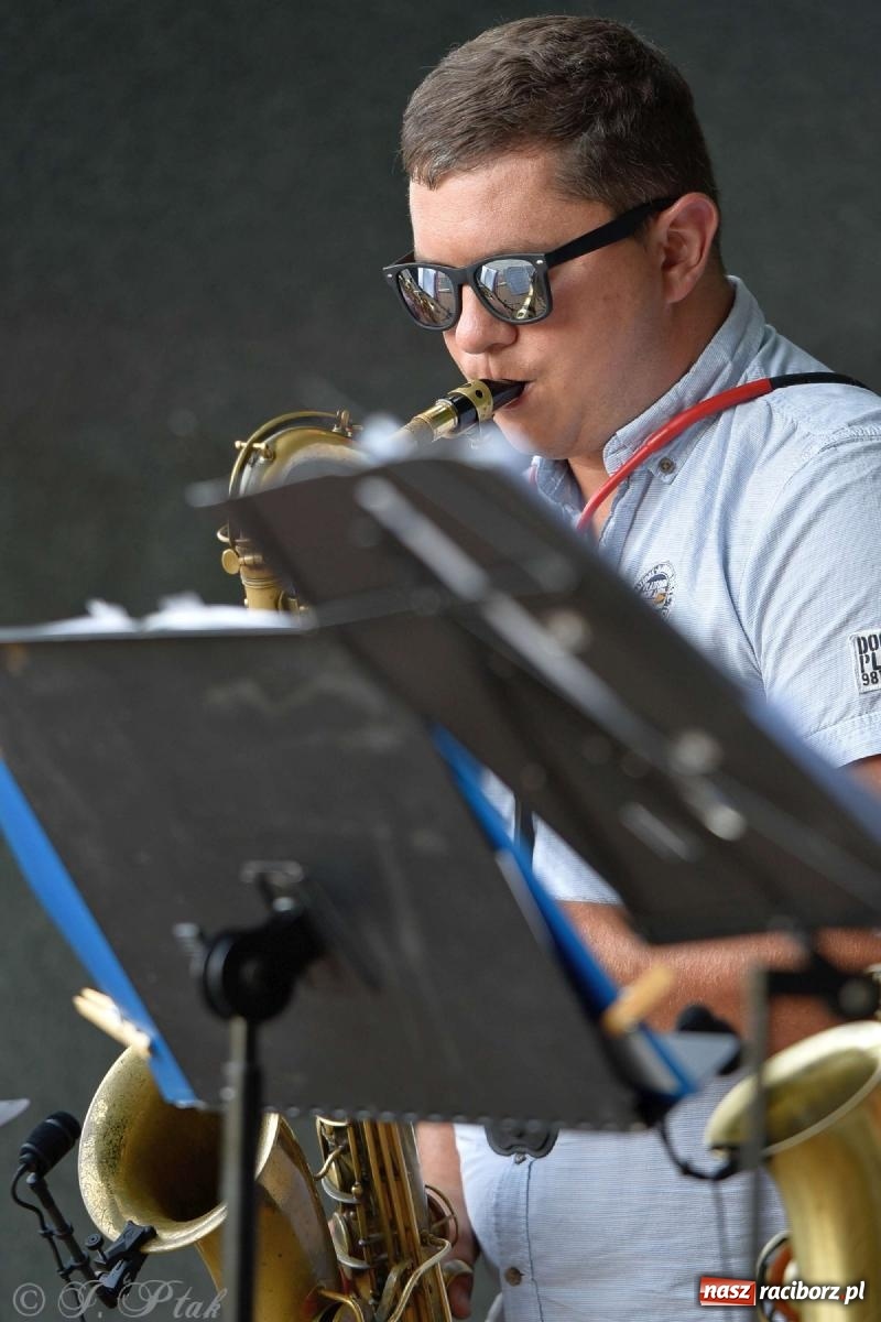 Zdjęcie w galerii na portalu naszraciborz.pl: Saksoholicy na letni wieczór w Raciborzu wiadomości z regionu