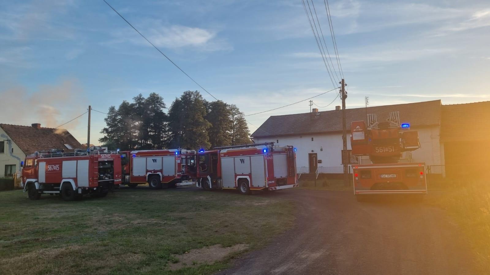 Zdjęcie w galerii na portalu naszraciborz.pl: 150 tys. złotych strat w pożarze poddasza w Nędzy [FOTO] wiadomości z regionu