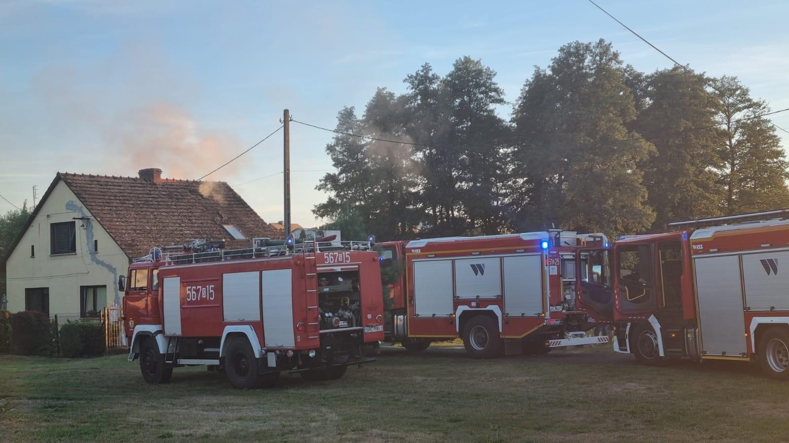 Zdjęcie w galerii na portalu naszraciborz.pl: 150 tys. złotych strat w pożarze poddasza w Nędzy [FOTO] wiadomości z regionu