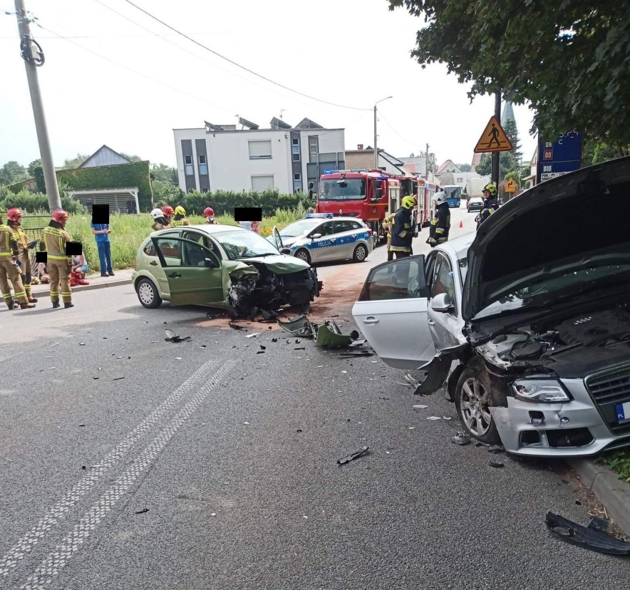 Zdjęcie w galerii na portalu naszraciborz.pl: Audi i citroen zderzyły się w Pawłowie [FOTO] wiadomości z regionu