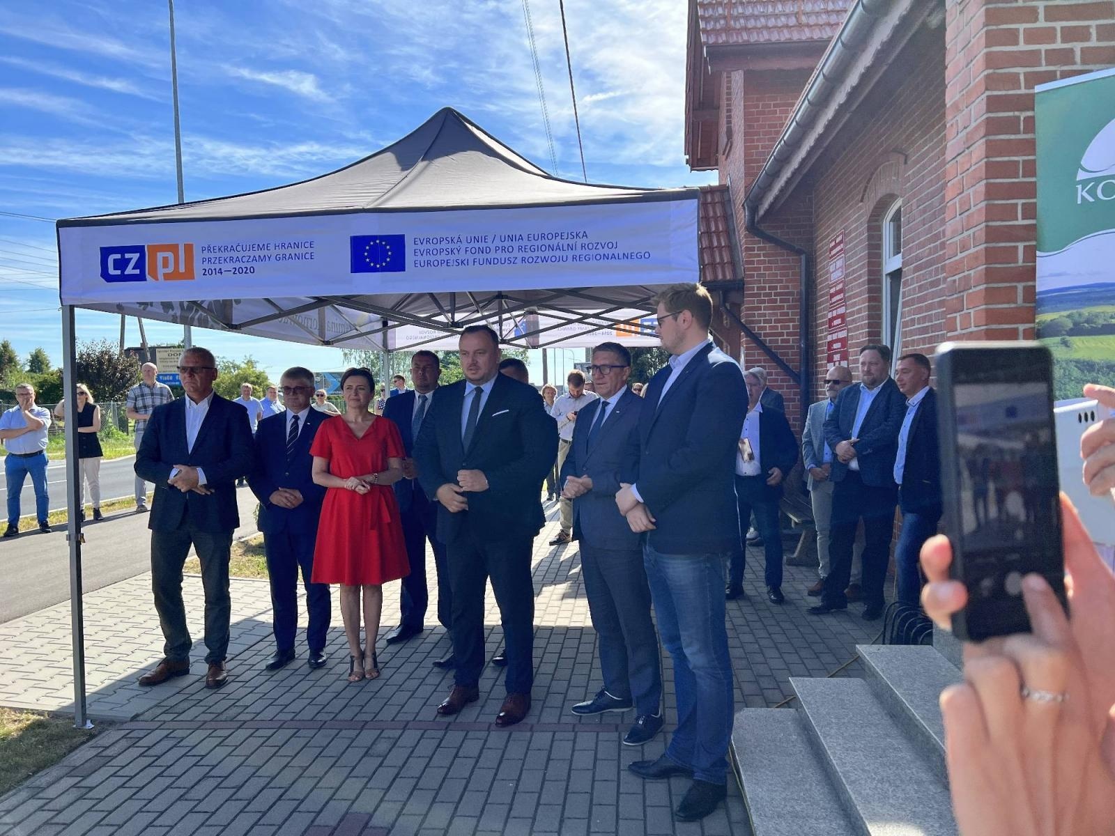 Zdjęcie w galerii na portalu naszraciborz.pl: Modernizacja DW 935 z przebudową ronda przy Mechaniku oficjalnie zakończone [FOTO i WIDEO] wiadomości z regionu