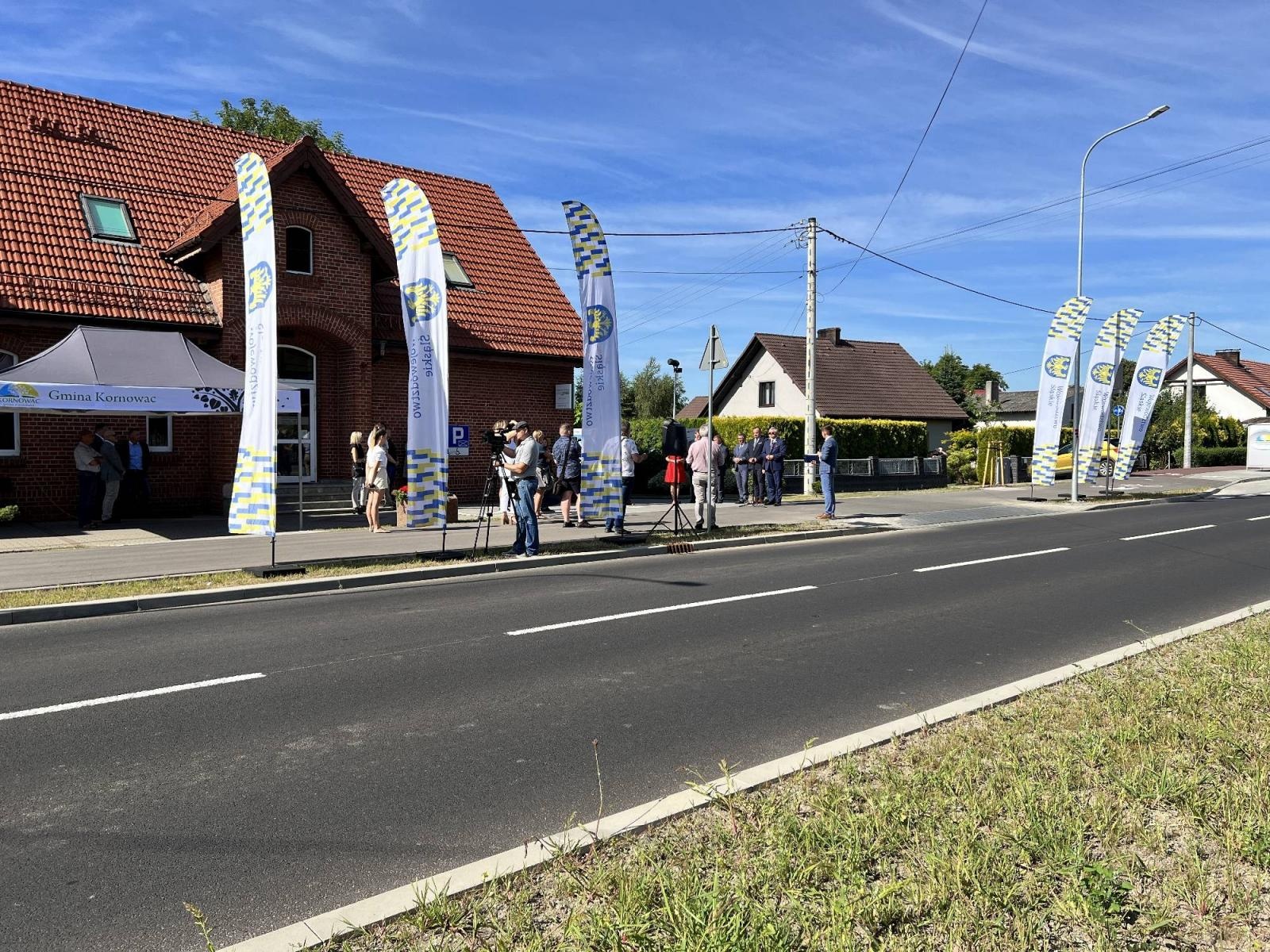 Zdjęcie w galerii na portalu naszraciborz.pl: Modernizacja DW 935 z przebudową ronda przy Mechaniku oficjalnie zakończone [FOTO i WIDEO] wiadomości z regionu