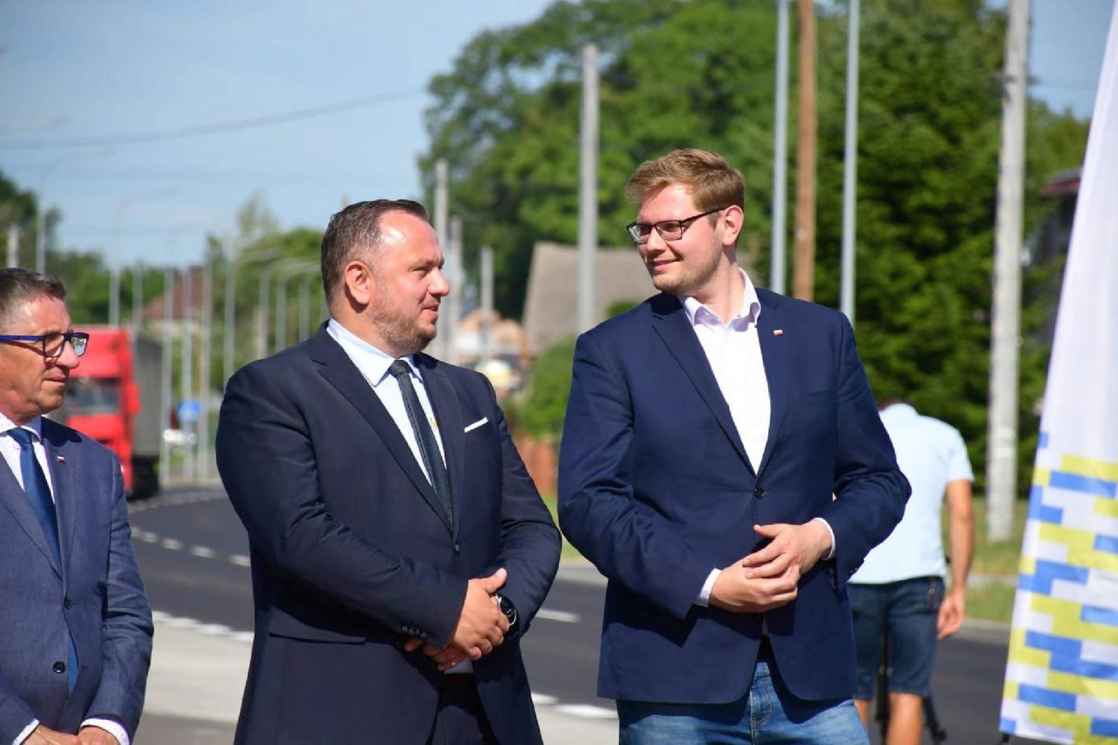 Zdjęcie w galerii na portalu naszraciborz.pl: Modernizacja DW 935 z przebudową ronda przy Mechaniku oficjalnie zakończone [FOTO i WIDEO] wiadomości z regionu