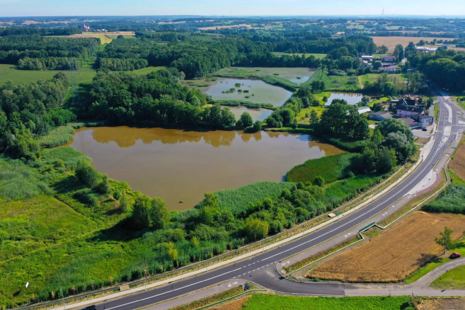 Zdjęcie w galerii na portalu naszraciborz.pl: Modernizacja DW 935 z przebudową ronda przy Mechaniku oficjalnie zakończone [FOTO i WIDEO] wiadomości z regionu