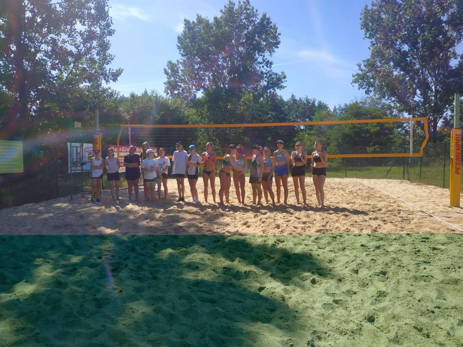 Zdjęcie w galerii na portalu naszraciborz.pl: Siatkówka. Wakacyjny turniej kobiet w Krzanowicach wiadomości z regionu