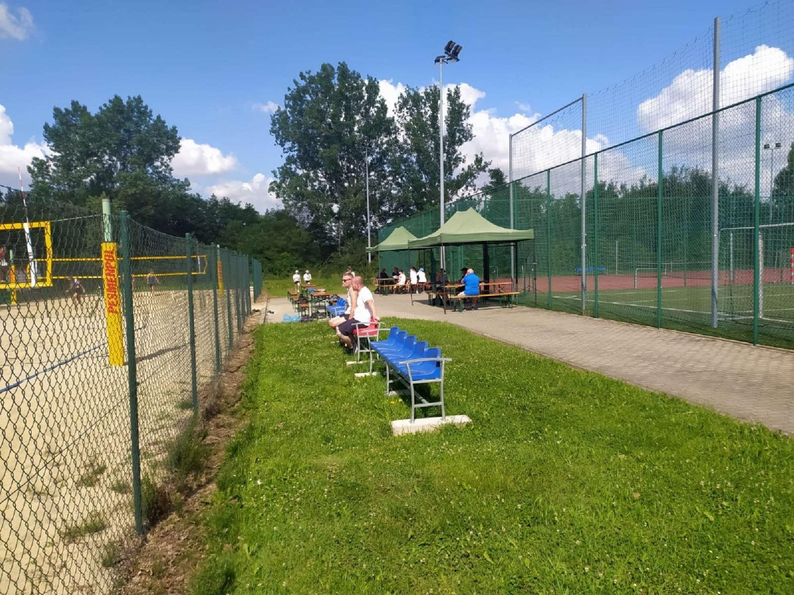 Zdjęcie w galerii na portalu naszraciborz.pl: Siatkówka. Wakacyjny turniej kobiet w Krzanowicach wiadomości z regionu