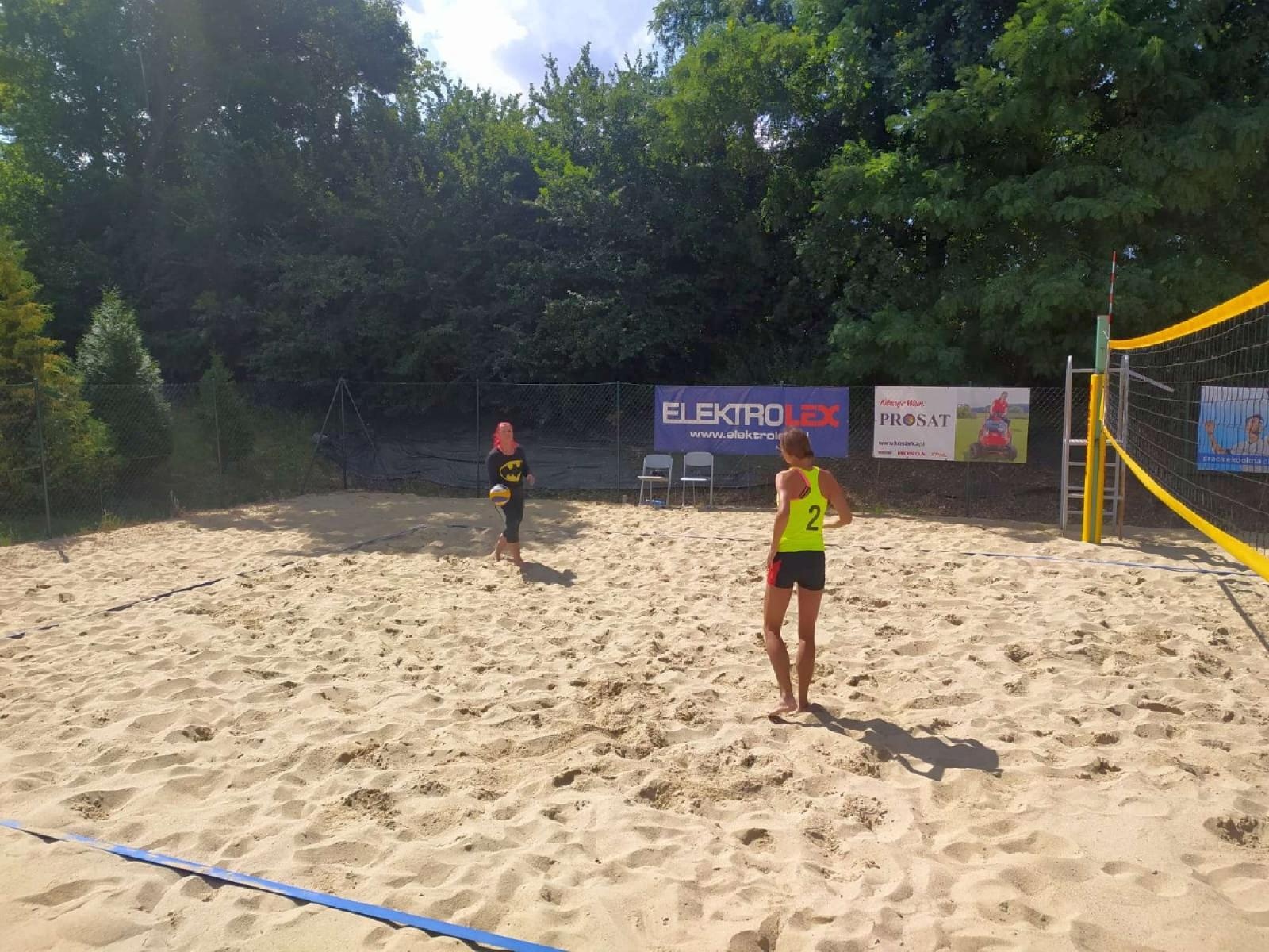 Zdjęcie w galerii na portalu naszraciborz.pl: Siatkówka. Wakacyjny turniej kobiet w Krzanowicach wiadomości z regionu