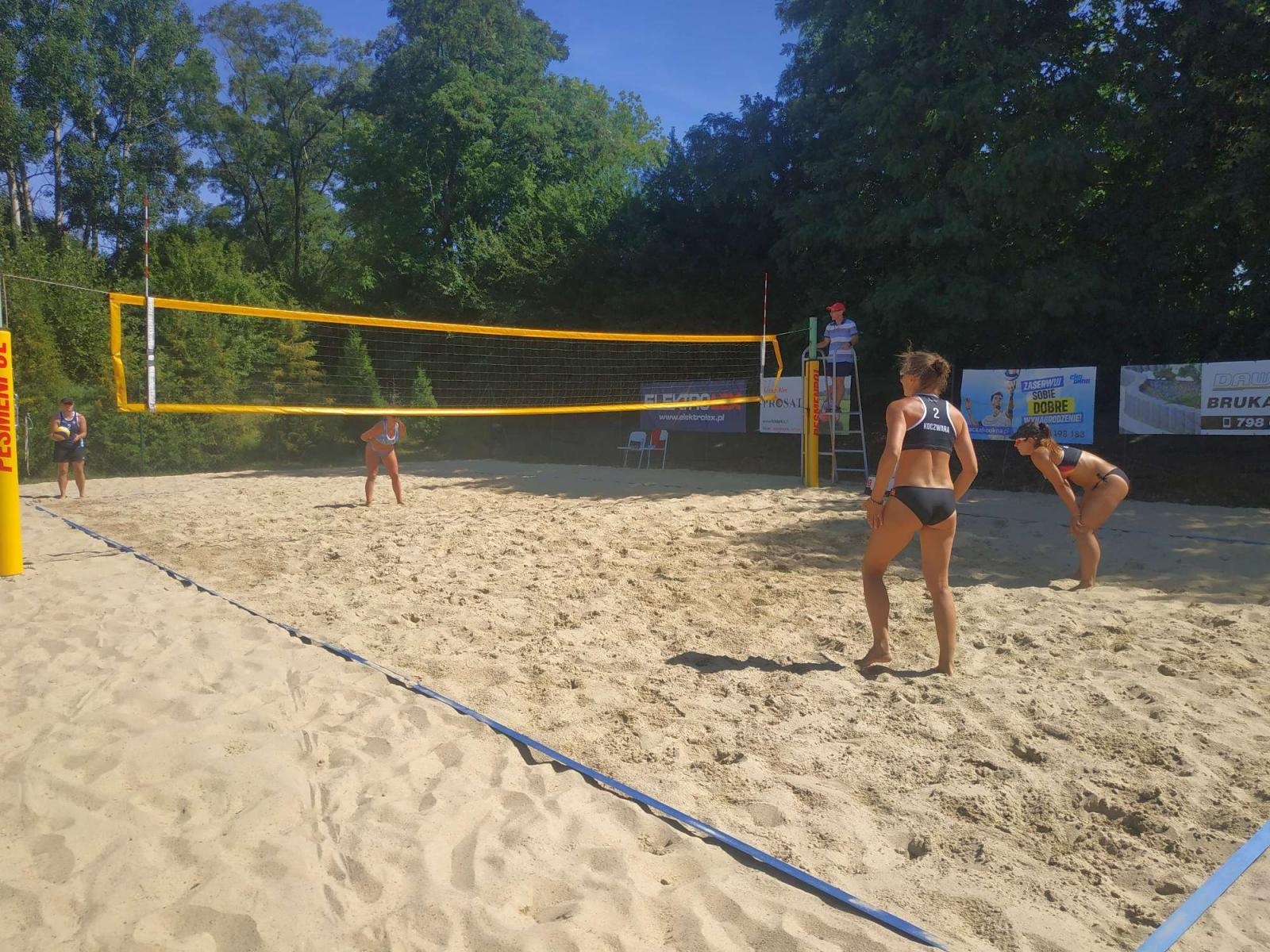 Zdjęcie w galerii na portalu naszraciborz.pl: Siatkówka. Wakacyjny turniej kobiet w Krzanowicach wiadomości z regionu