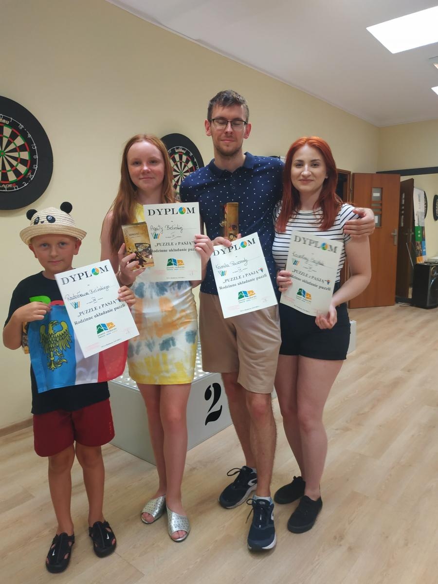 Zdjęcie w galerii na portalu naszraciborz.pl: Wakacje w powiecie. Układanie puzzli na czas [FOTO] wiadomości z regionu