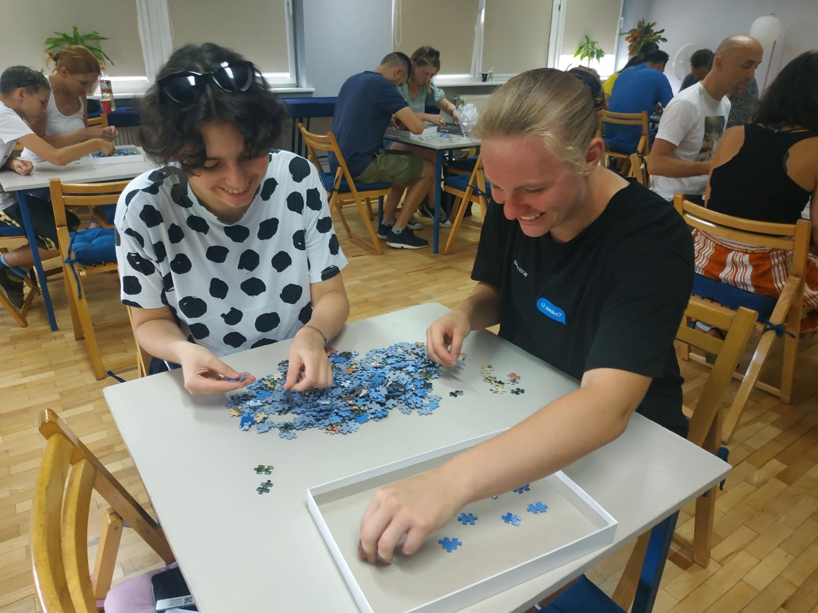 Zdjęcie w galerii na portalu naszraciborz.pl: Wakacje w powiecie. Układanie puzzli na czas [FOTO] wiadomości z regionu