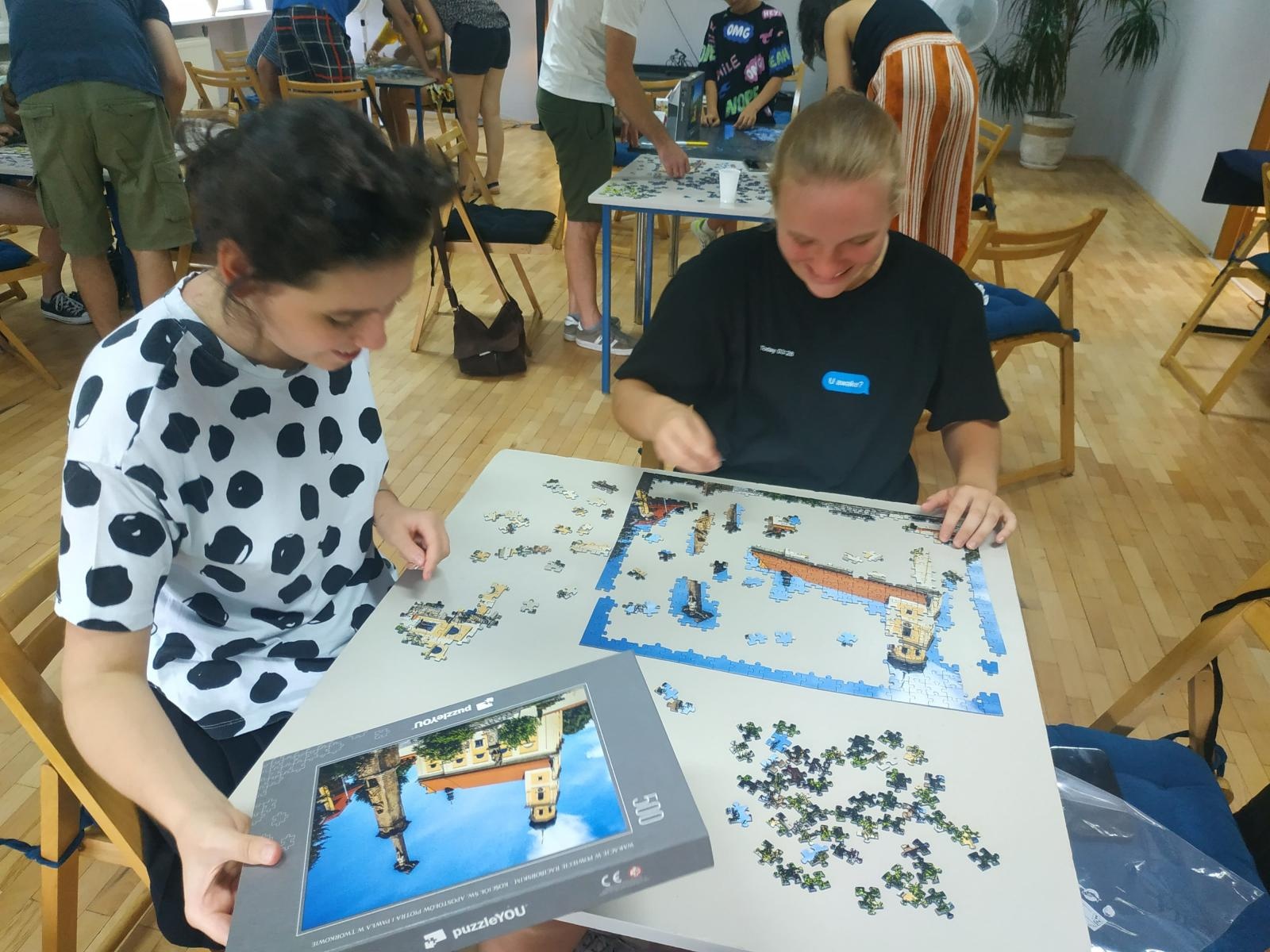 Zdjęcie w galerii na portalu naszraciborz.pl: Wakacje w powiecie. Układanie puzzli na czas [FOTO] wiadomości z regionu