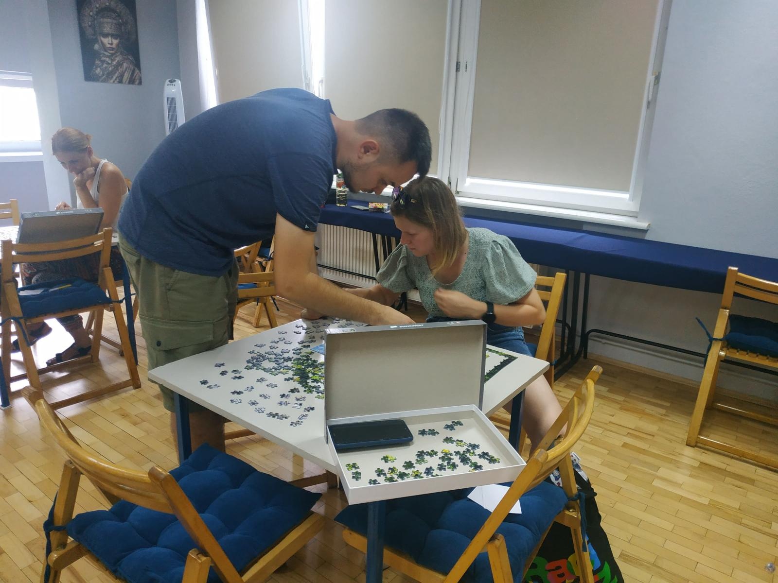 Zdjęcie w galerii na portalu naszraciborz.pl: Wakacje w powiecie. Układanie puzzli na czas [FOTO] wiadomości z regionu