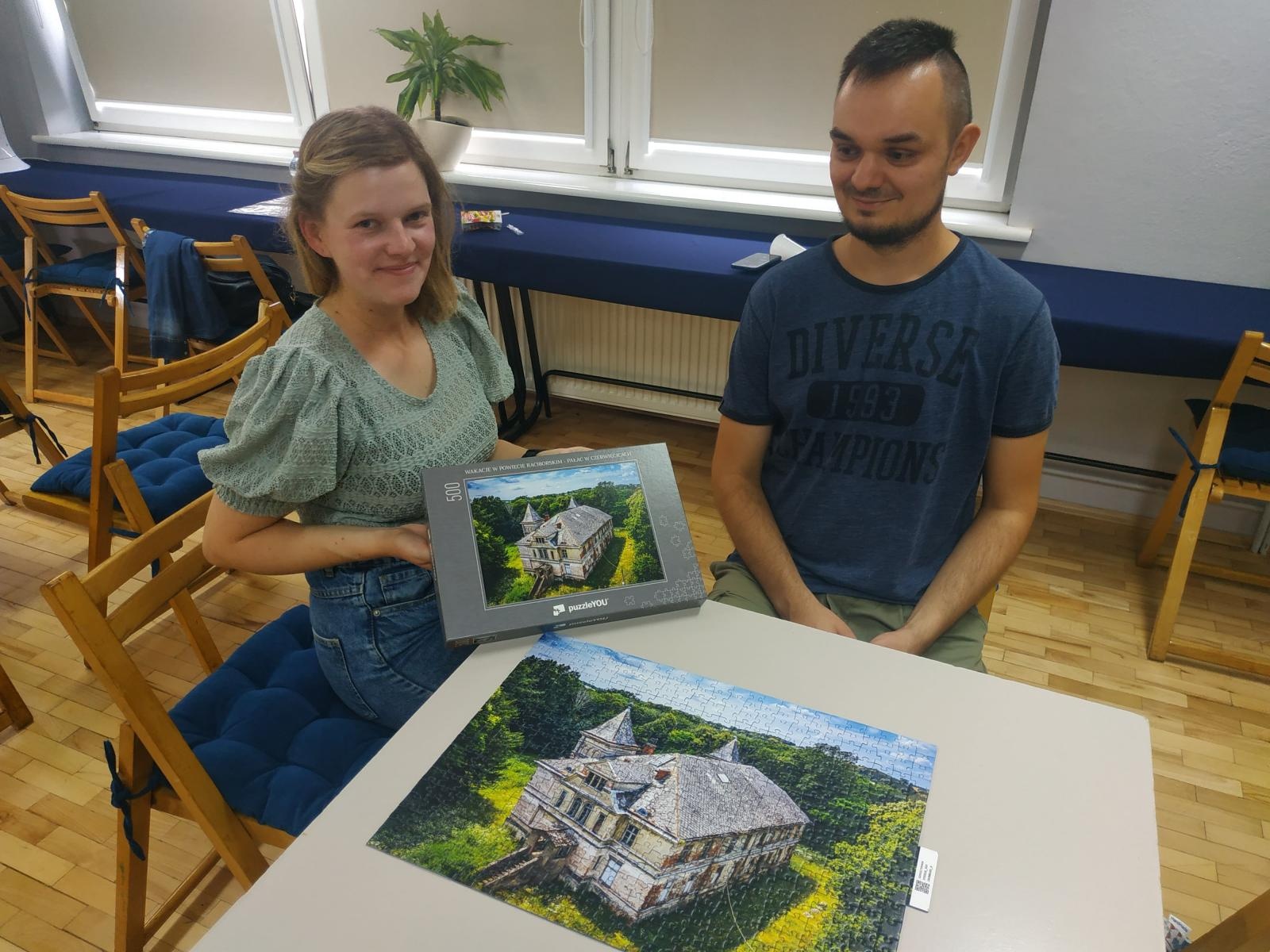 Zdjęcie w galerii na portalu naszraciborz.pl: Wakacje w powiecie. Układanie puzzli na czas [FOTO] wiadomości z regionu