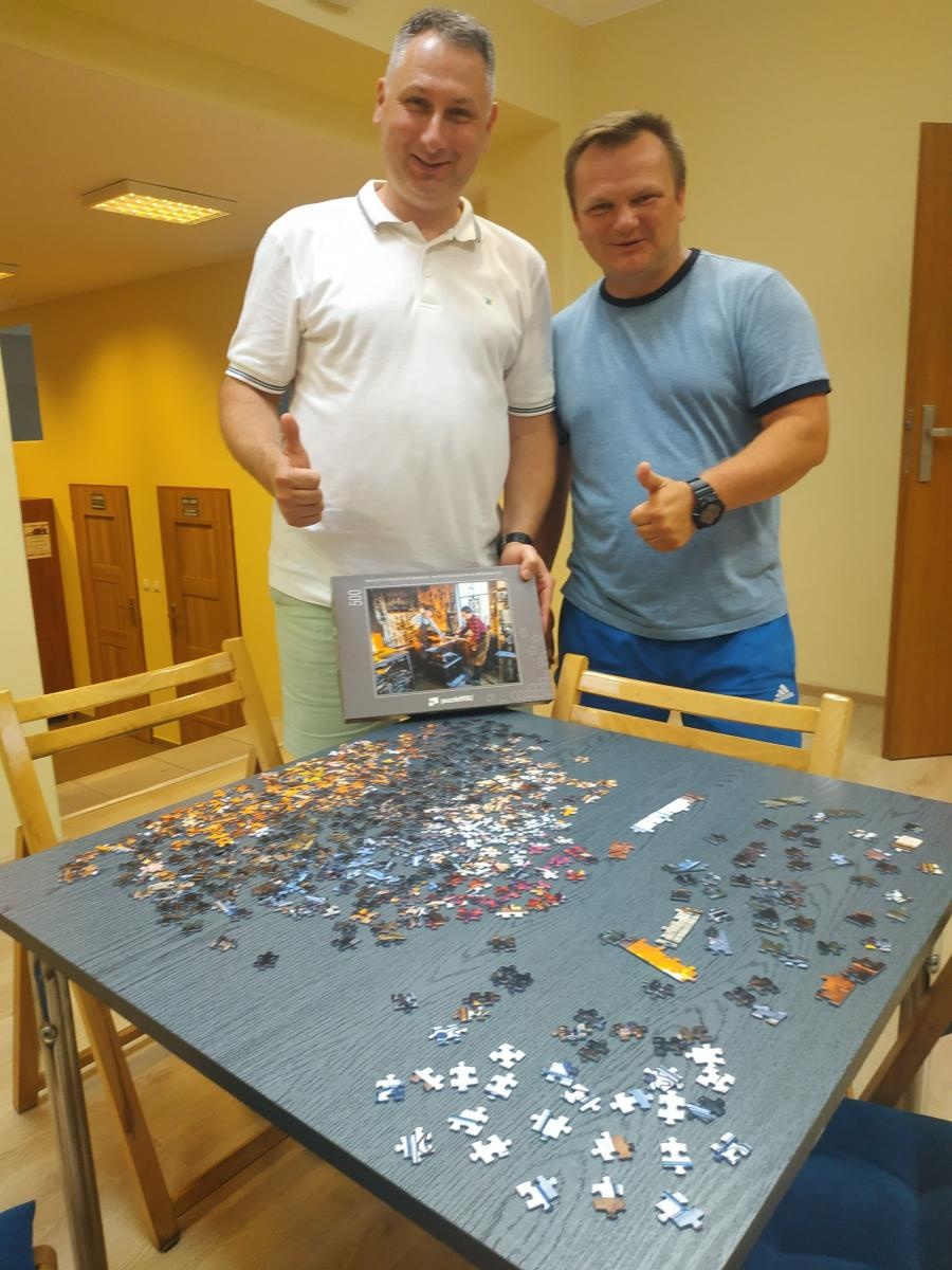 Zdjęcie w galerii na portalu naszraciborz.pl: Wakacje w powiecie. Układanie puzzli na czas [FOTO] wiadomości z regionu