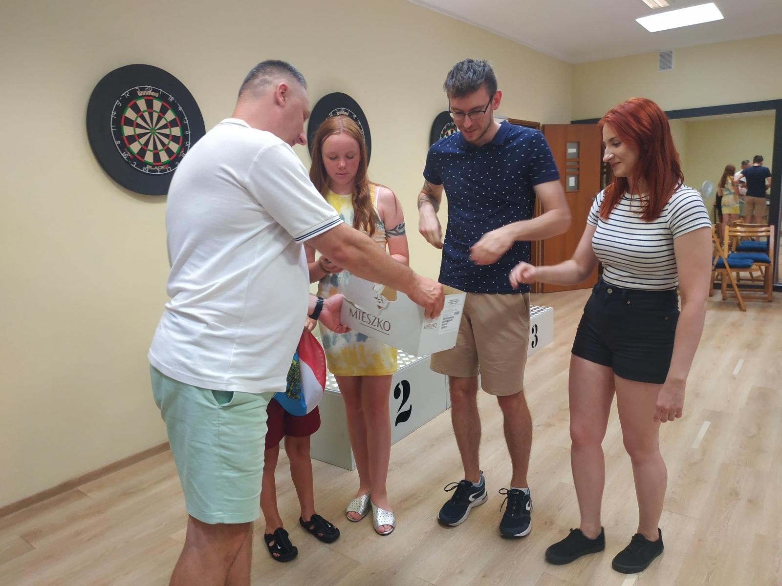 Zdjęcie w galerii na portalu naszraciborz.pl: Wakacje w powiecie. Układanie puzzli na czas [FOTO] wiadomości z regionu