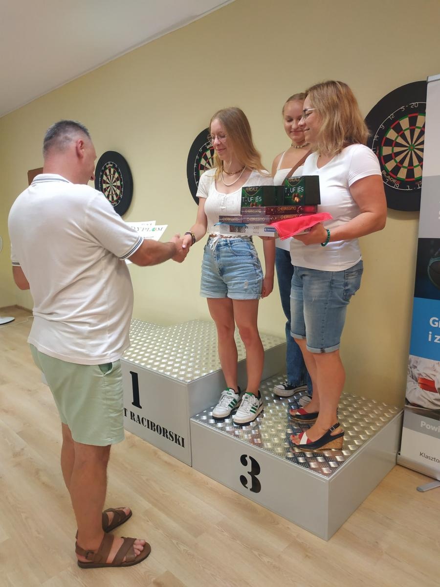 Zdjęcie w galerii na portalu naszraciborz.pl: Wakacje w powiecie. Układanie puzzli na czas [FOTO] wiadomości z regionu