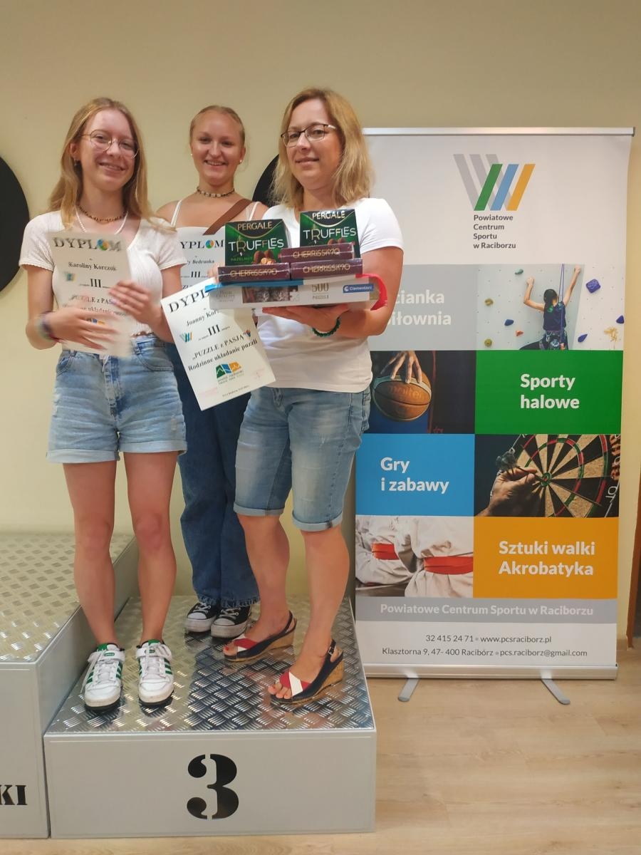 Zdjęcie w galerii na portalu naszraciborz.pl: Wakacje w powiecie. Układanie puzzli na czas [FOTO] wiadomości z regionu