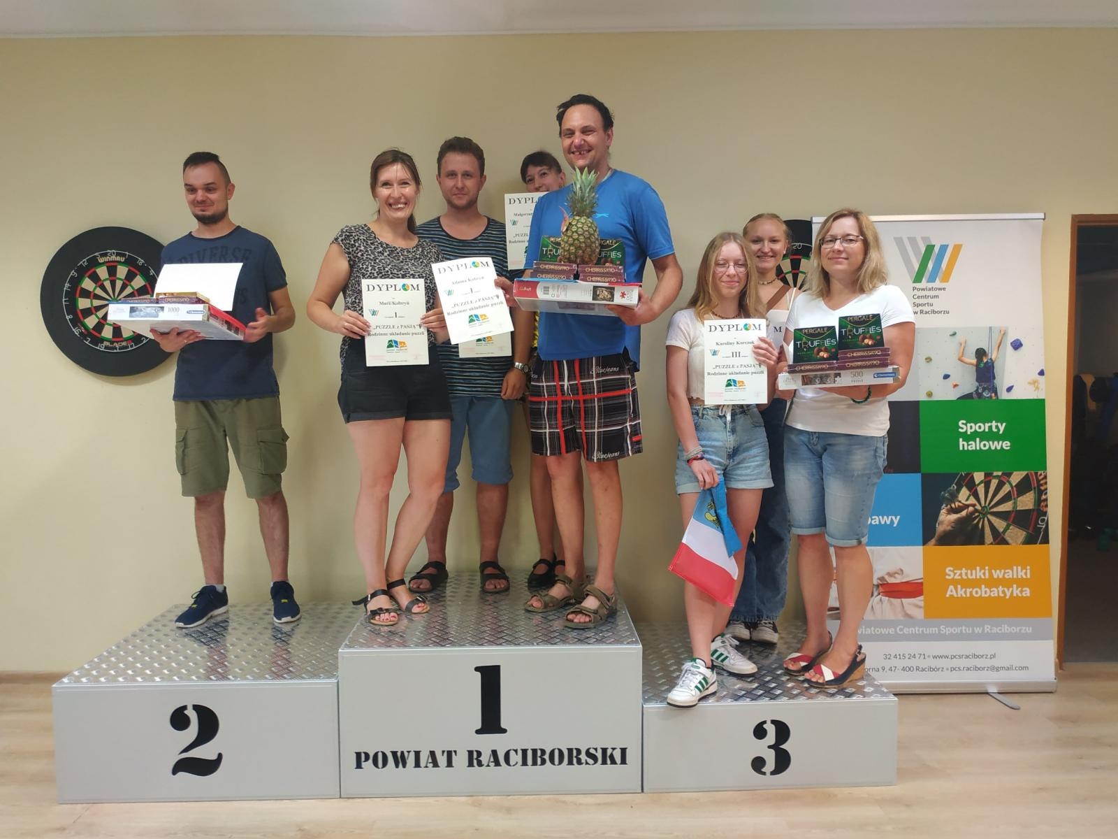 Zdjęcie w galerii na portalu naszraciborz.pl: Wakacje w powiecie. Układanie puzzli na czas [FOTO] wiadomości z regionu