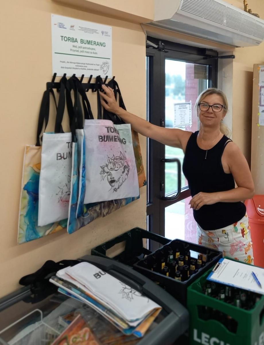 Zdjęcie w galerii na portalu naszraciborz.pl: W Rudniku i Łubowicach pojawiły się torby bumerang wiadomości z regionu