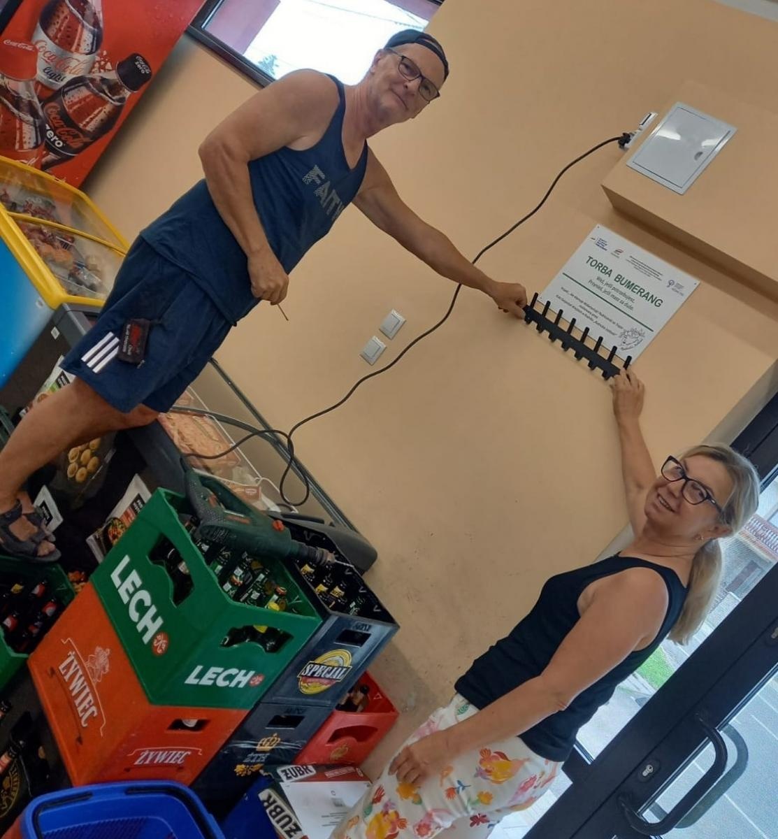 Zdjęcie w galerii na portalu naszraciborz.pl: W Rudniku i Łubowicach pojawiły się torby bumerang wiadomości z regionu